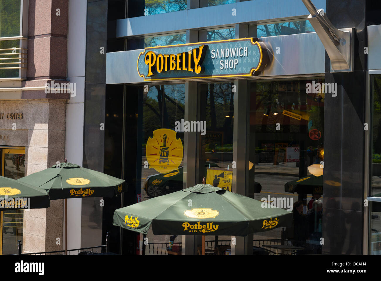Chicago Illinois Potbelly Sandwich Shop Snack Bar Cafe Restaurant Kette Cafe Sandwiches Brotchen Salate Suppen Cookie Cookies Snacks Schuttelt Smoothies Stockfotografie Alamy