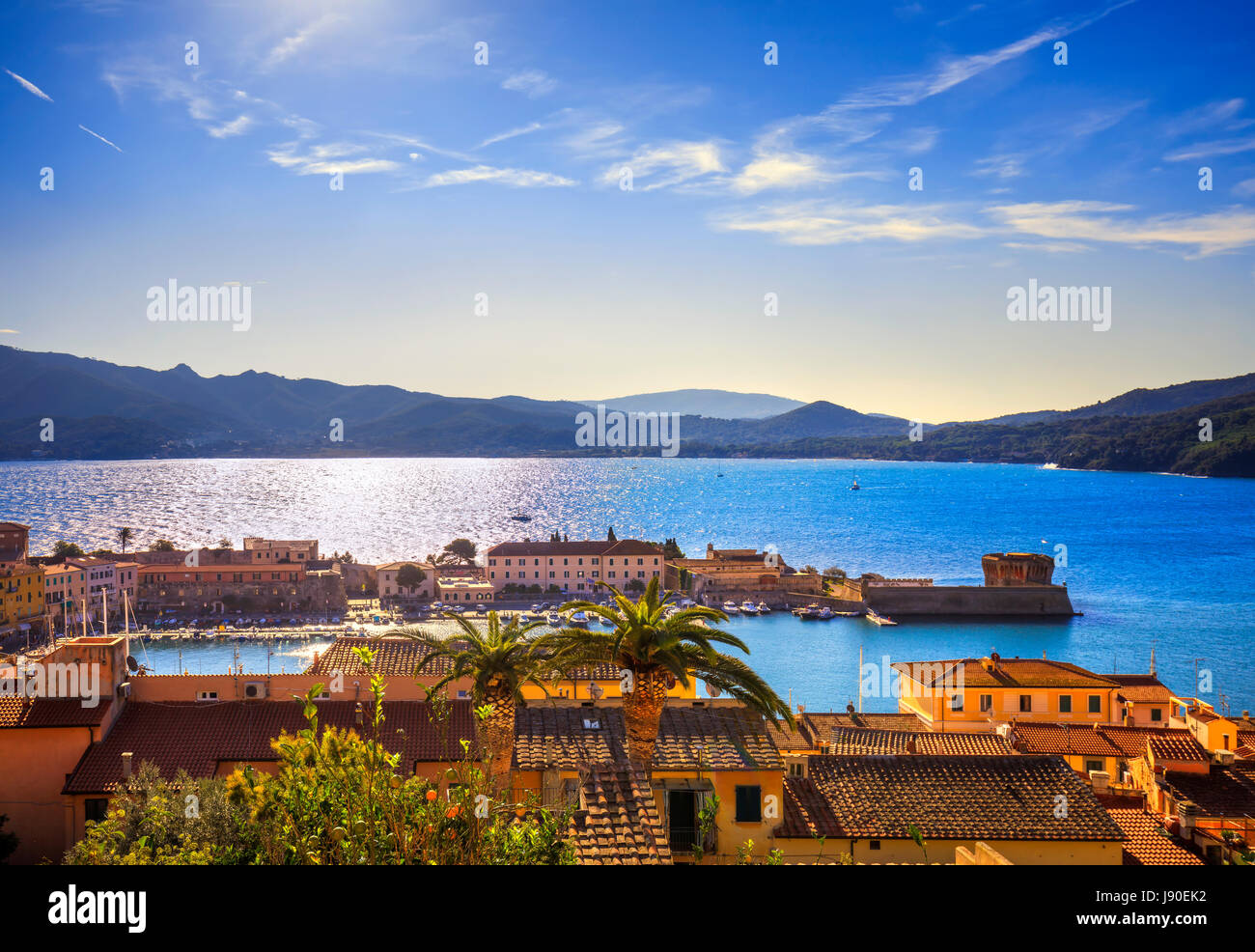 Insel Elba, Portoferraio Hafen Luftbild. Toskana, Italien, Europa. Stockfoto