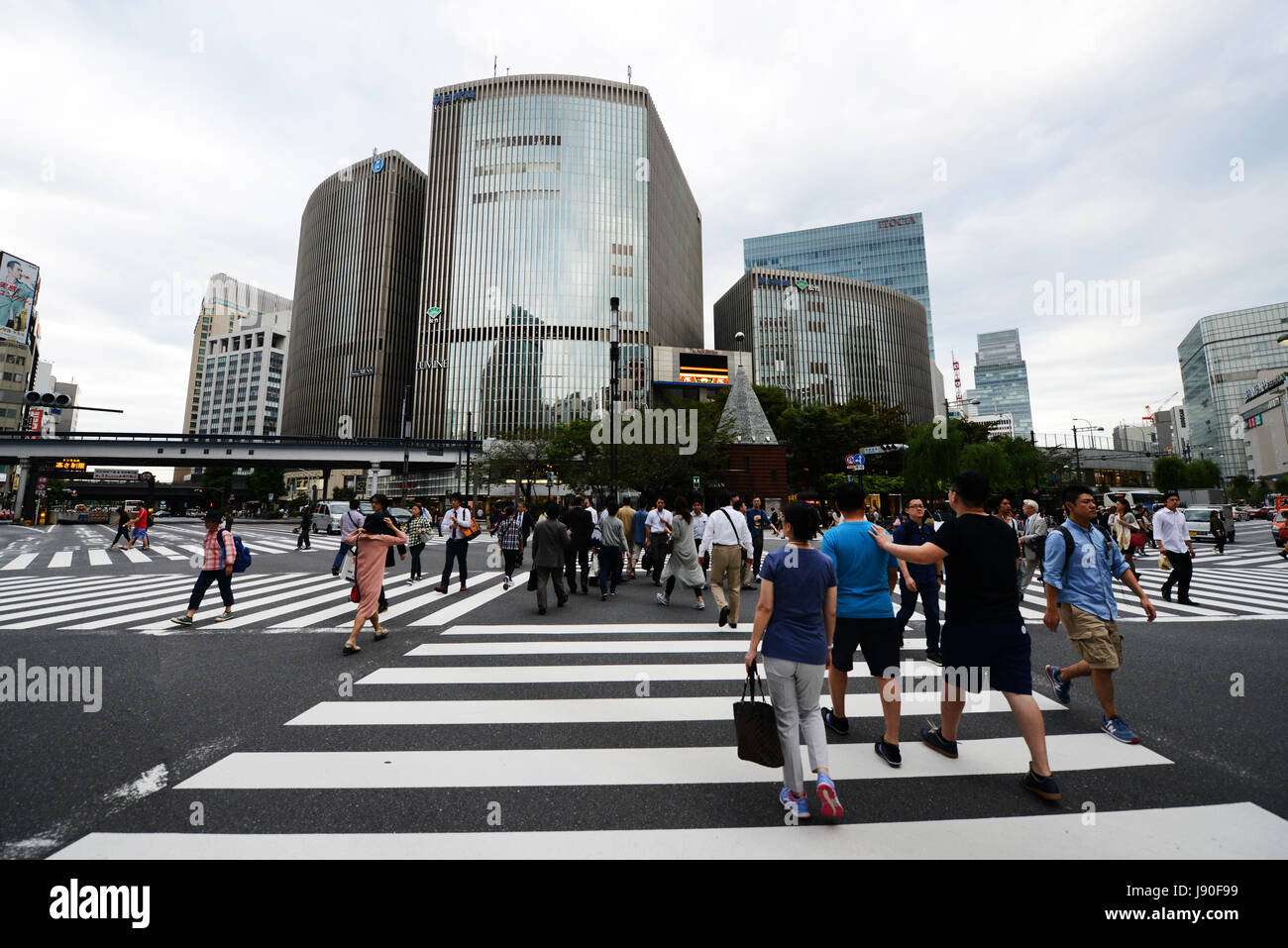 Ginza ist in einem der geschäftigsten Bezirke Tokios Stockfotografie