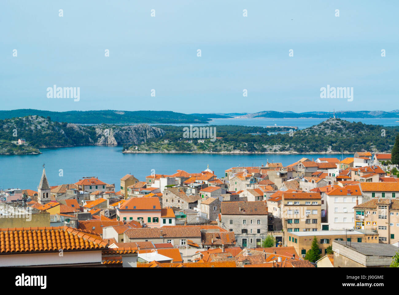 Blick über Altstadt Sibenik, in Richtung Kanal Luka Kanal, Dalmatien, Kroatien Stockfoto