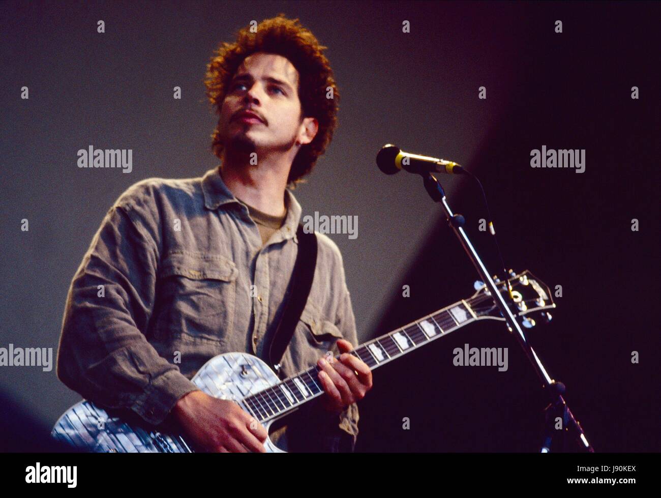 New York, NY, USA. 30. Mai 2017. Soundgarden, Chris Cornell, ca. 1995 Retrospektive für Chris Cornell Retrospektive, New York, NY 30. Mai 2017. Bildnachweis: Kristin Callahan/Everett Collection/Alamy Live-Nachrichten Stockfoto