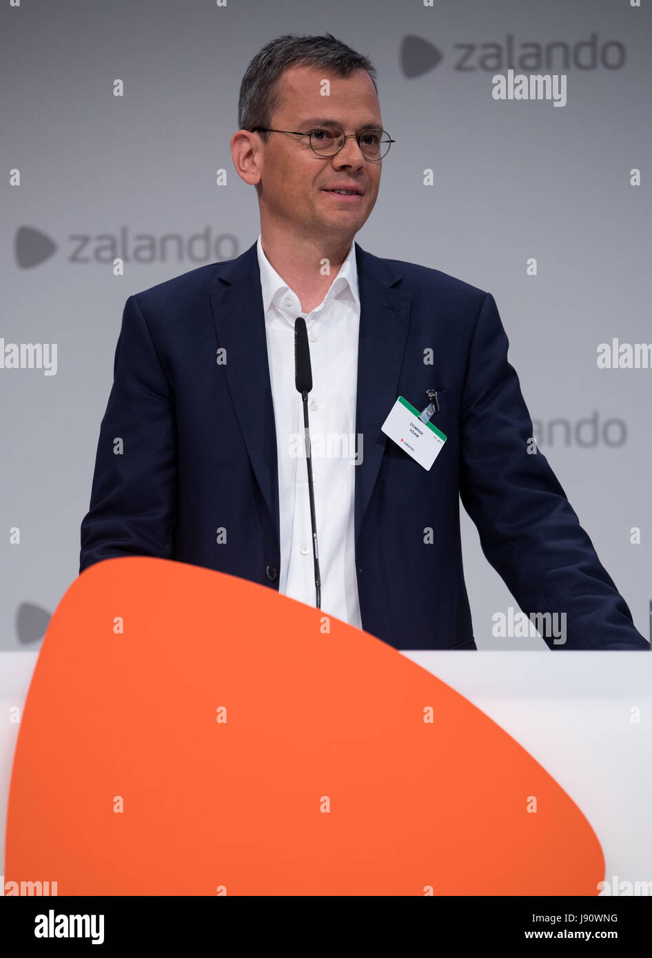 Dominik Asam, Finanzvorstand von Infineon, präsentiert sich als neue Kandidaten für den Zalando-Aufsichtsrat in der Generalversammlung der Zalando SE in Berlin, Deutschland, 31. Mai 2017. Foto: Bernd von Jutrczenka/dpa Stockfoto