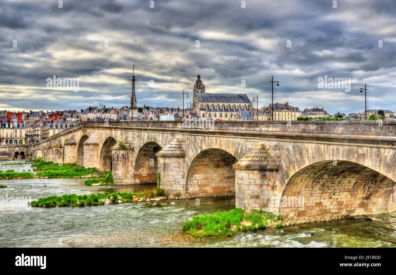 Jacques-Gabriel-Brücke über die Loire in Blois, Frankreich Stockfoto