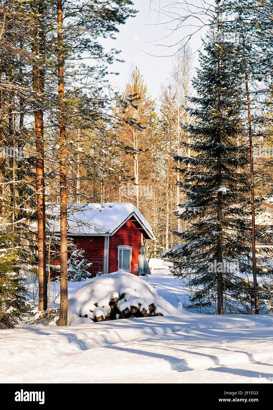 Haus an der Rentierfarm im Winter Rovaniemi, lappländische Finnland. Stockfoto