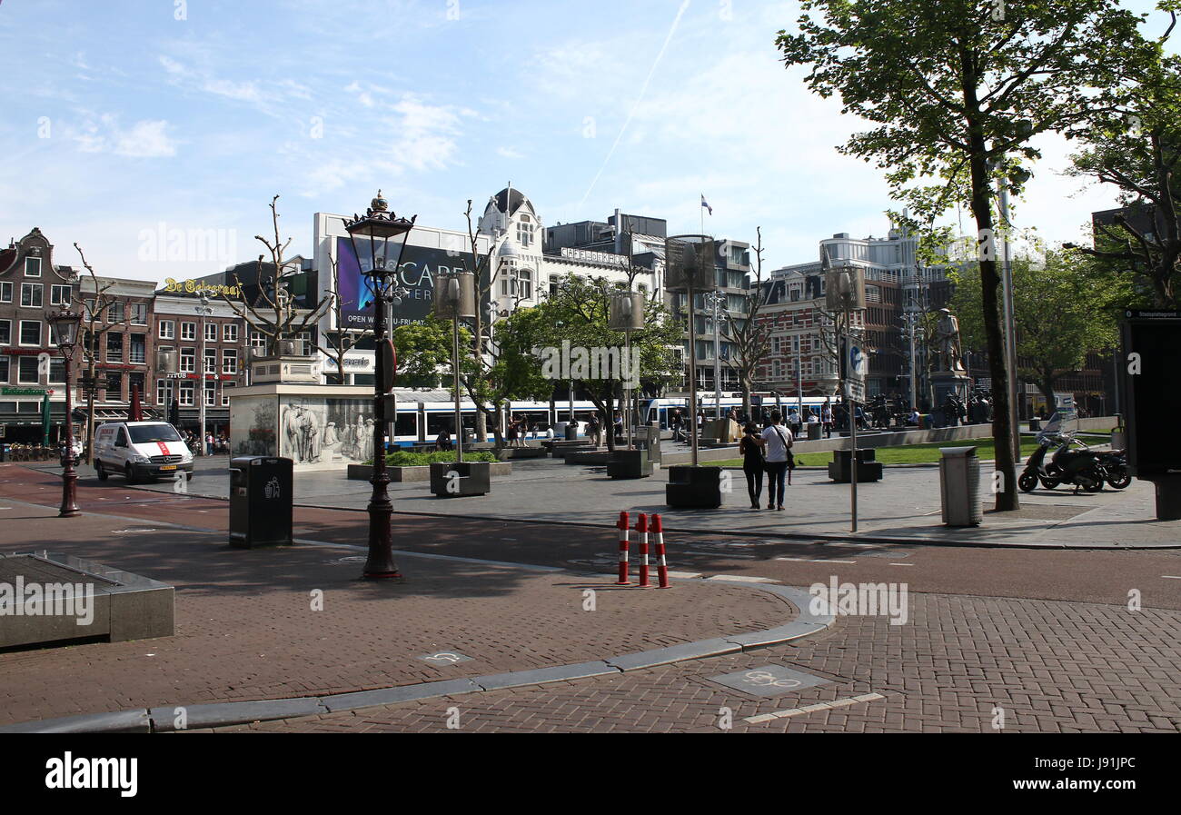 Frühling am Morgen am Rembrandtplein, Innenstadt von Amsterdam, Niederlande. Stockfoto