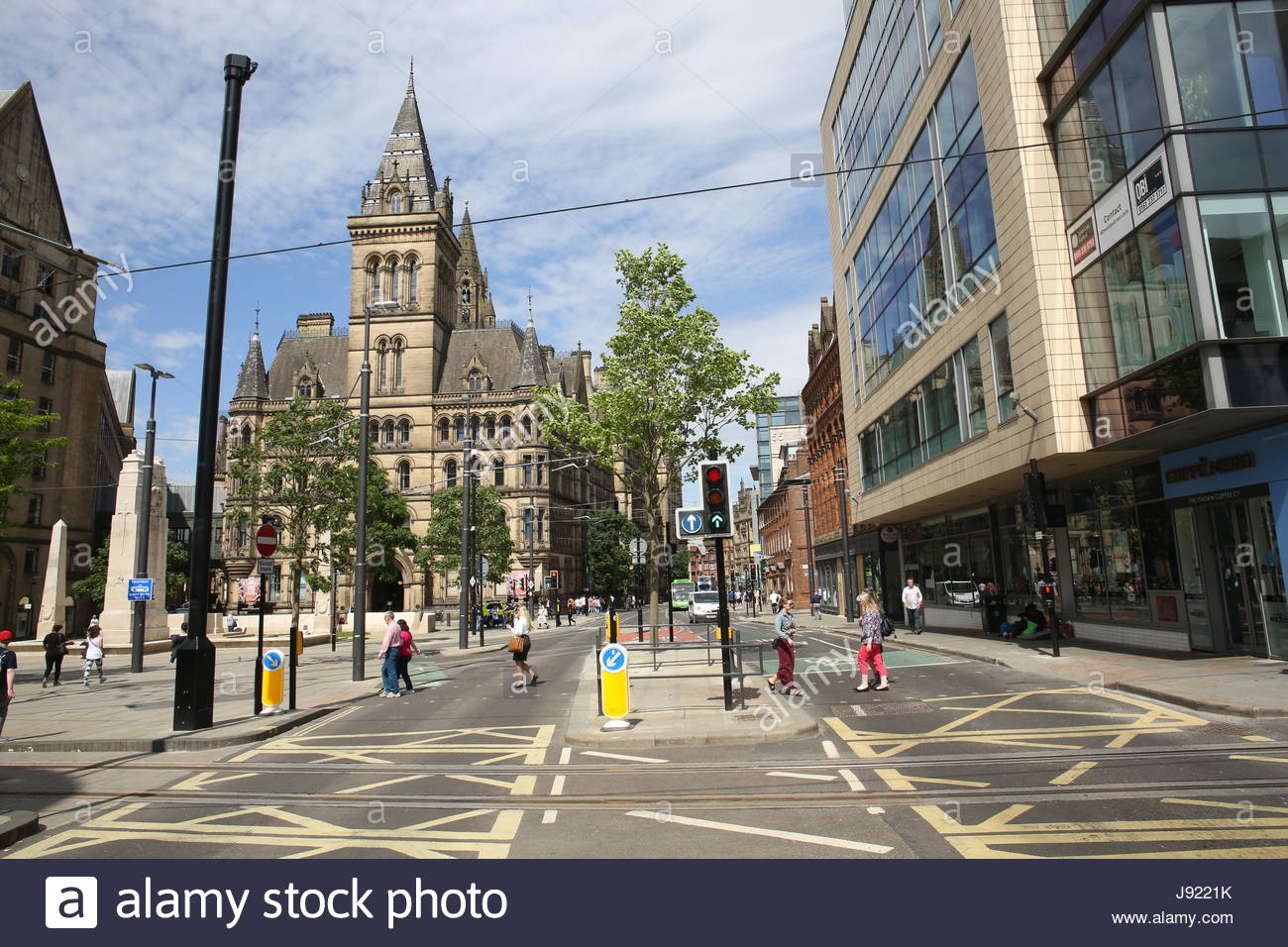 Ein sonniger Tag in der Stadt von Manchester in der Woche der Manchester Bombardierung Stockfoto