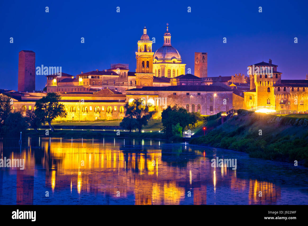 Skyline der Stadt Mantua Abend Blick, Europäische Kulturhauptstadt und UNESCO-Weltkulturerbe, Region Lombardei Stockfoto