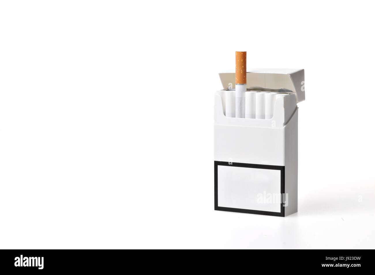 Cigarette packet pack empty Fotos und Bildmaterial in hoher Auflösung