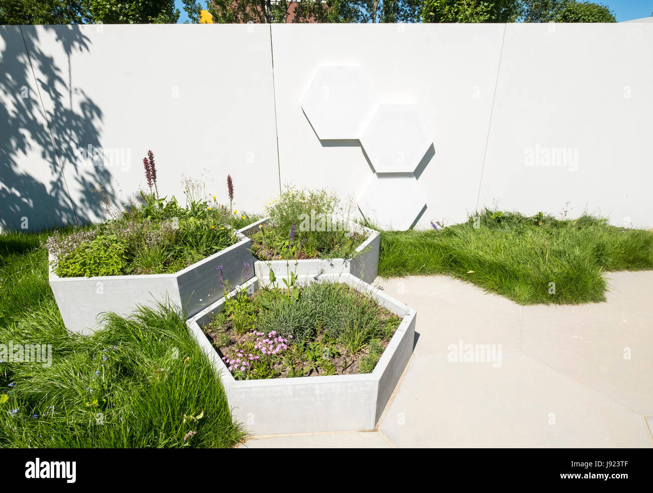 Honig-Suite Garten entworfen für die Bienenzucht, eines Garten Einstellungen, Ideen für urbane Gärten in IGA 2017 internationales Gartenfestival Stockfoto