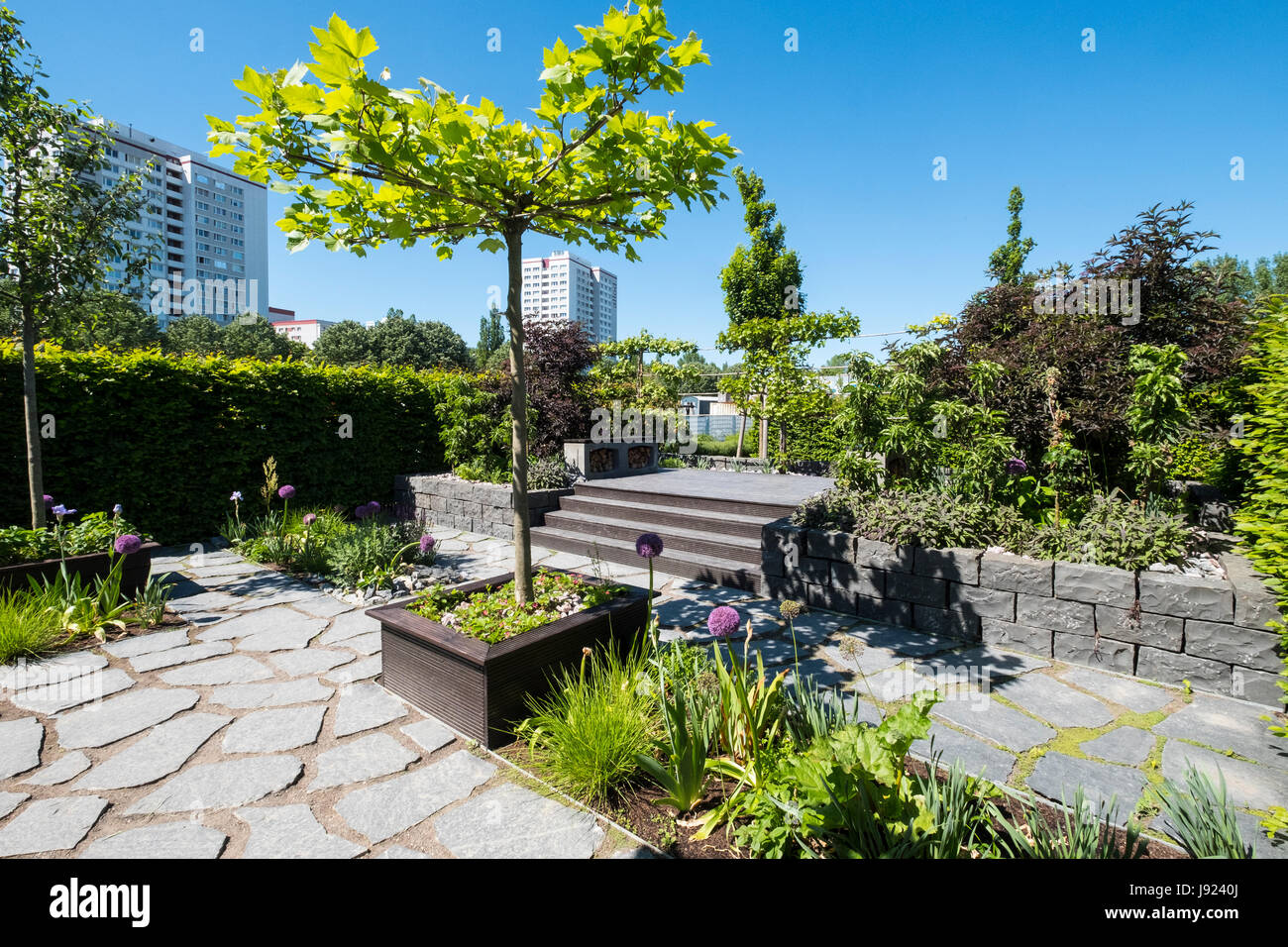 Grünen Streifen - zwischen das Gemüse und die Betten-Ideen für urbane Gärten auf dem IGA 2017 International Garden Festival (International Garten Ausst Stockfoto
