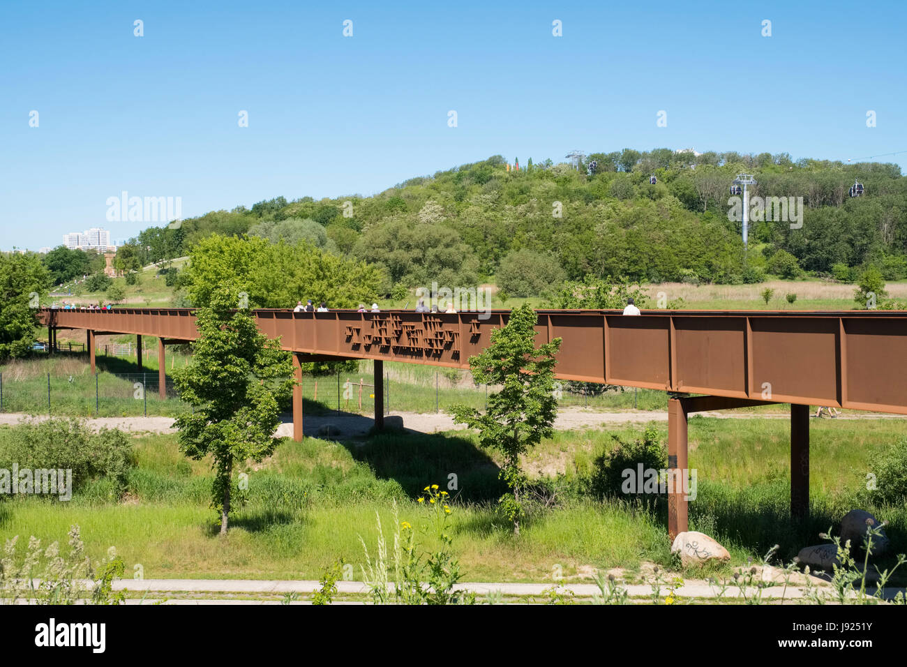 Stahl Gehweg an IGA 2017 internationales Gartenfestival (internationale Garten Ausstellung) in Berlin, Deutschland Stockfoto