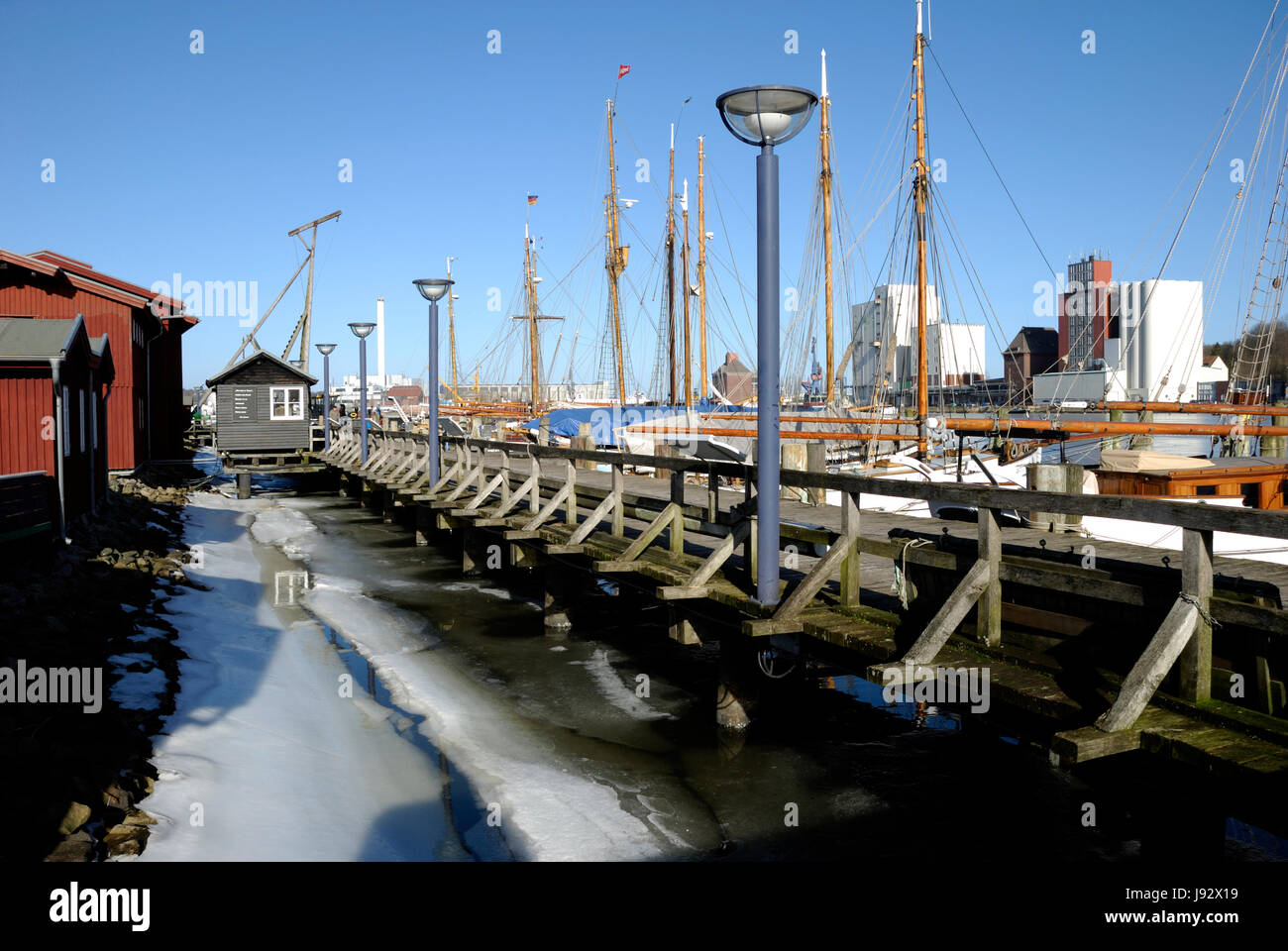 Eis am Museumshafen in flensburg Stockfoto