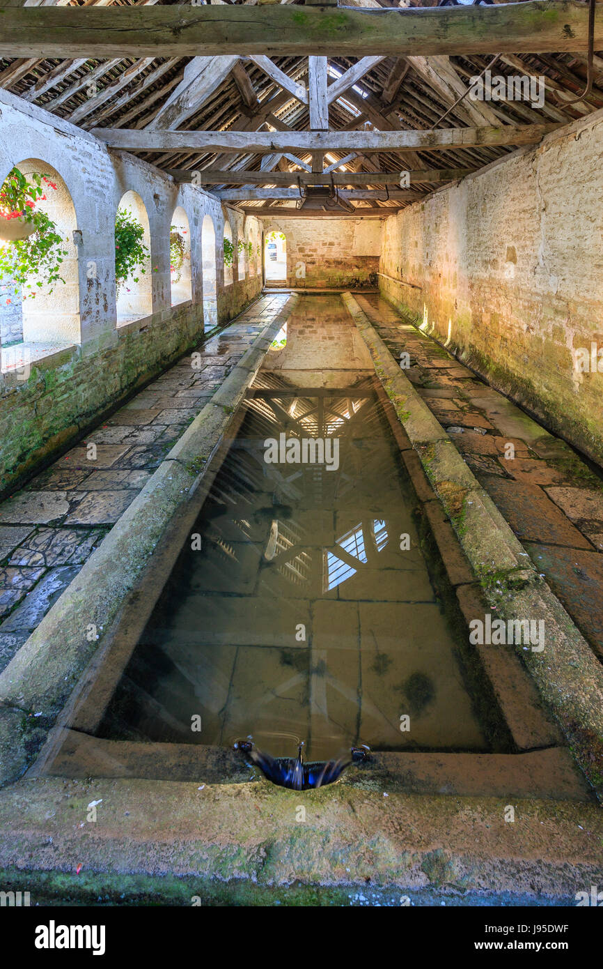 Frankreich, Yonne, Noyers oder Noyers sur Serein, "Les Plus beaux villages de France (Schönste Dörfer Frankreichs), Lavoir Stockfoto