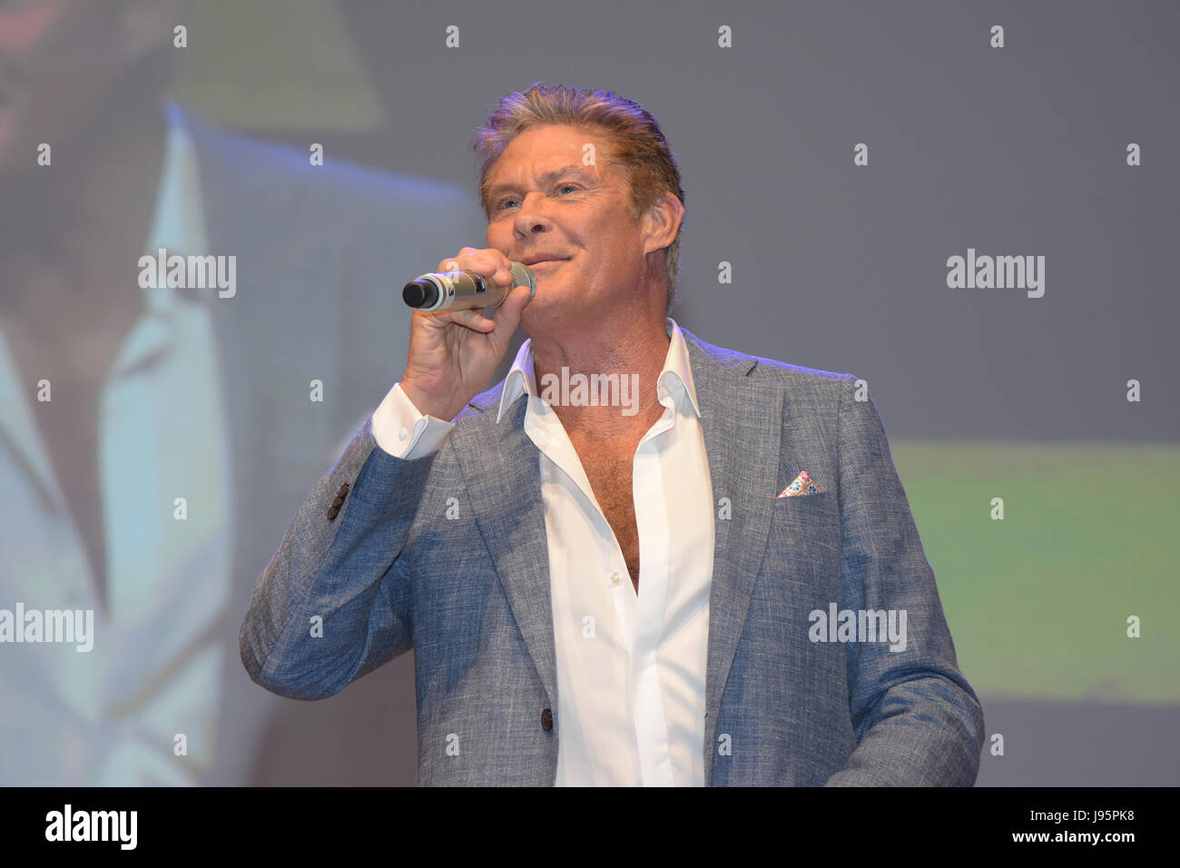 Bonn, Deutschland. 4. Juni 2017. David Hasselhoff (Baywatch, Knight Rider) auf der Fedcon 26, Europas größte Star Trek Convention, lädt Prominente und Fans in Autogrammstunden und Panels zu erfüllen. Die fedcon 26 fand May 2-5 2017. Quelle: markus Wissmann/alamy leben Nachrichten Stockfoto