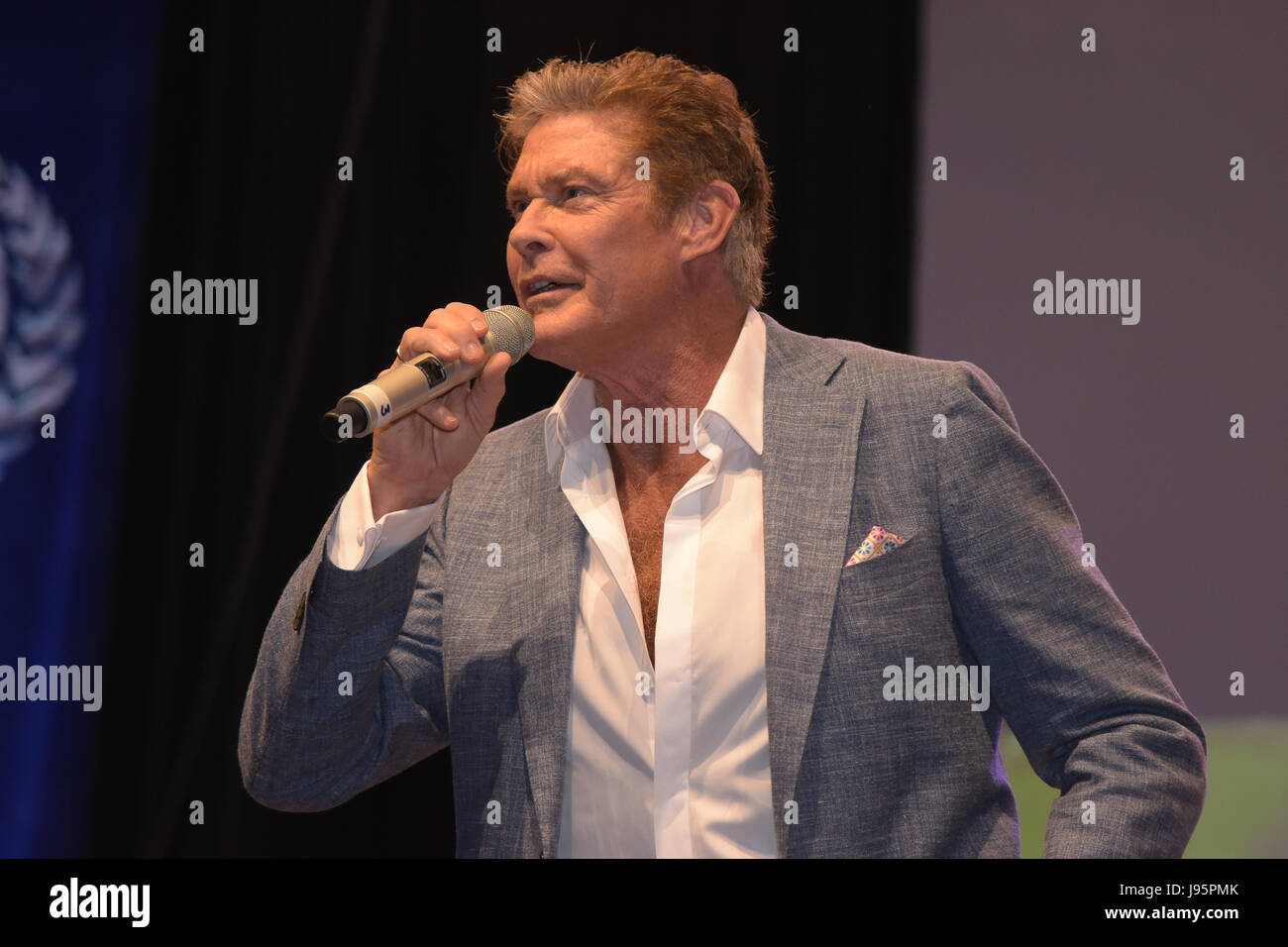 Bonn, Deutschland. 4. Juni 2017. David Hasselhoff (Baywatch, Knight Rider) auf der Fedcon 26, Europas größte Star Trek Convention, lädt Prominente und Fans in Autogrammstunden und Panels zu erfüllen. Die fedcon 26 fand May 2-5 2017. Quelle: markus Wissmann/alamy leben Nachrichten Stockfoto