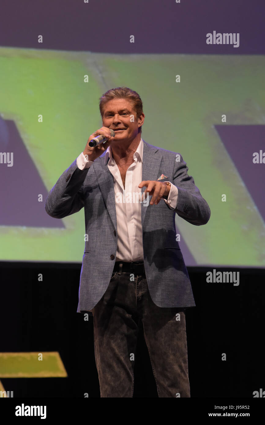 Bonn, Deutschland. 4. Juni 2017. David Hasselhoff (Baywatch, Knight Rider) bei FedCon 26, Europas größter Star Trek Convention, lädt Stars und Fans treffen aufeinander in Autogrammstunden und Platten. FedCon 26 fand Jun 2-5 2017. Bildnachweis: Markus Wissmann/Alamy Live-Nachrichten Stockfoto