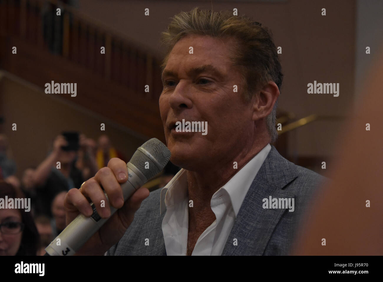 Bonn, Deutschland. 4. Juni 2017. David Hasselhoff (Baywatch, Knight Rider) bei FedCon 26, Europas größter Star Trek Convention, lädt Stars und Fans treffen aufeinander in Autogrammstunden und Platten. FedCon 26 fand Jun 2-5 2017. Bildnachweis: Markus Wissmann/Alamy Live-Nachrichten Stockfoto