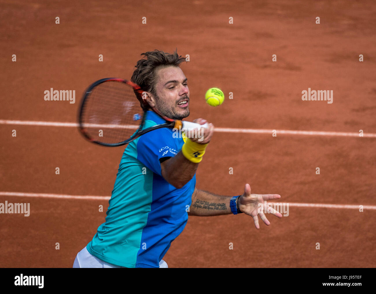 Paris, Frankreich. 5. Juni 2017. Tennis, French Open, Roland Garros, Stan Wawrinka (SUI) in seinem Match gegen Gael Monfils Credit: Henk Koster/Alamy Live News Stockfoto