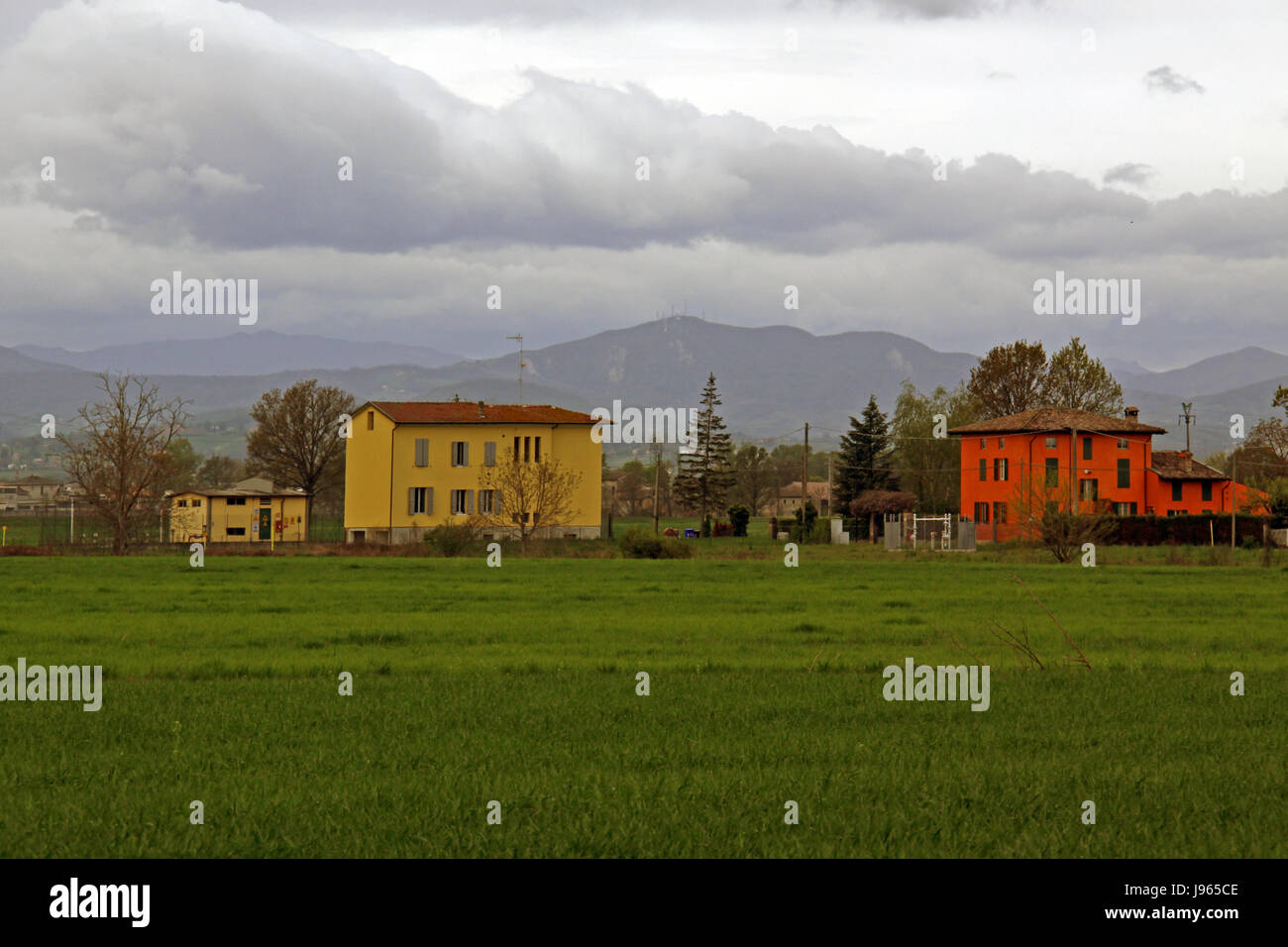 Frühling, Kulturlandschaft, Bauernhäuser, Landschaft, Landschaft, Natur, Italien, Stockfoto