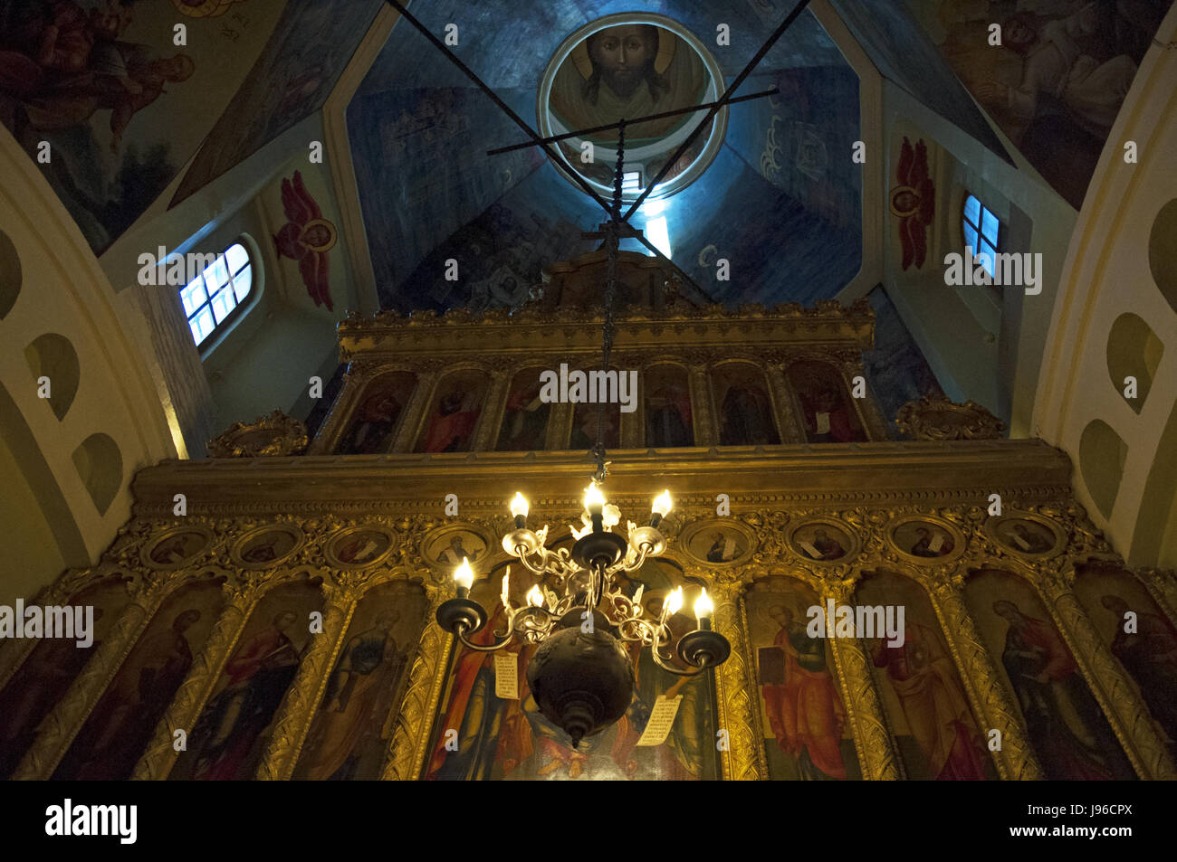 Moskau: die Kuppel und der Altar der Kirche der drei Patriarchen von Konstantinopel, Nord westlichen Kirche Teil der Basilius Kathedrale Stockfoto