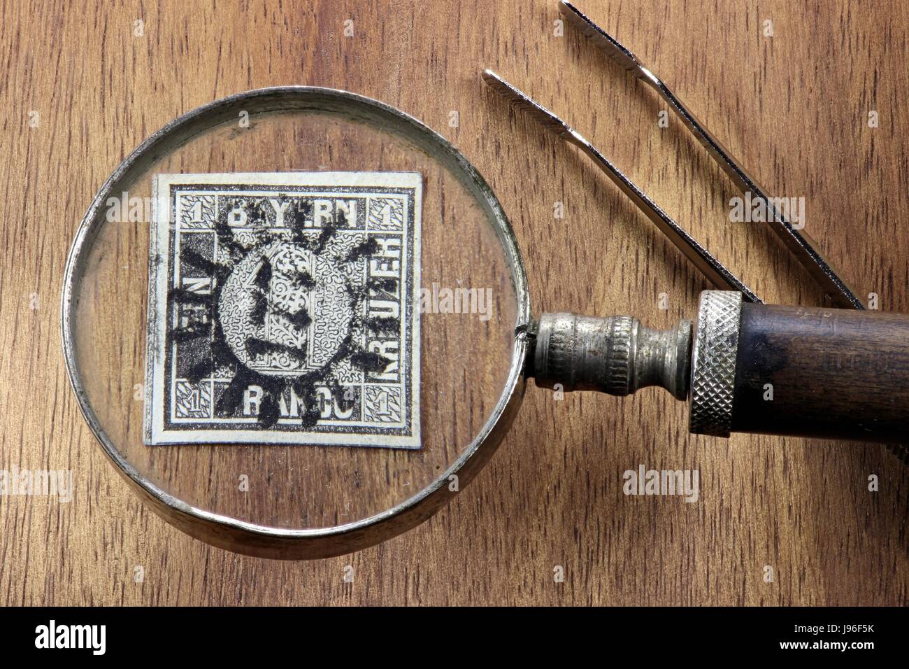 1 Kreuzer schwarz, erste Deutsche Briefmarke, ausgestellt im Königreich Bayern Stockfoto