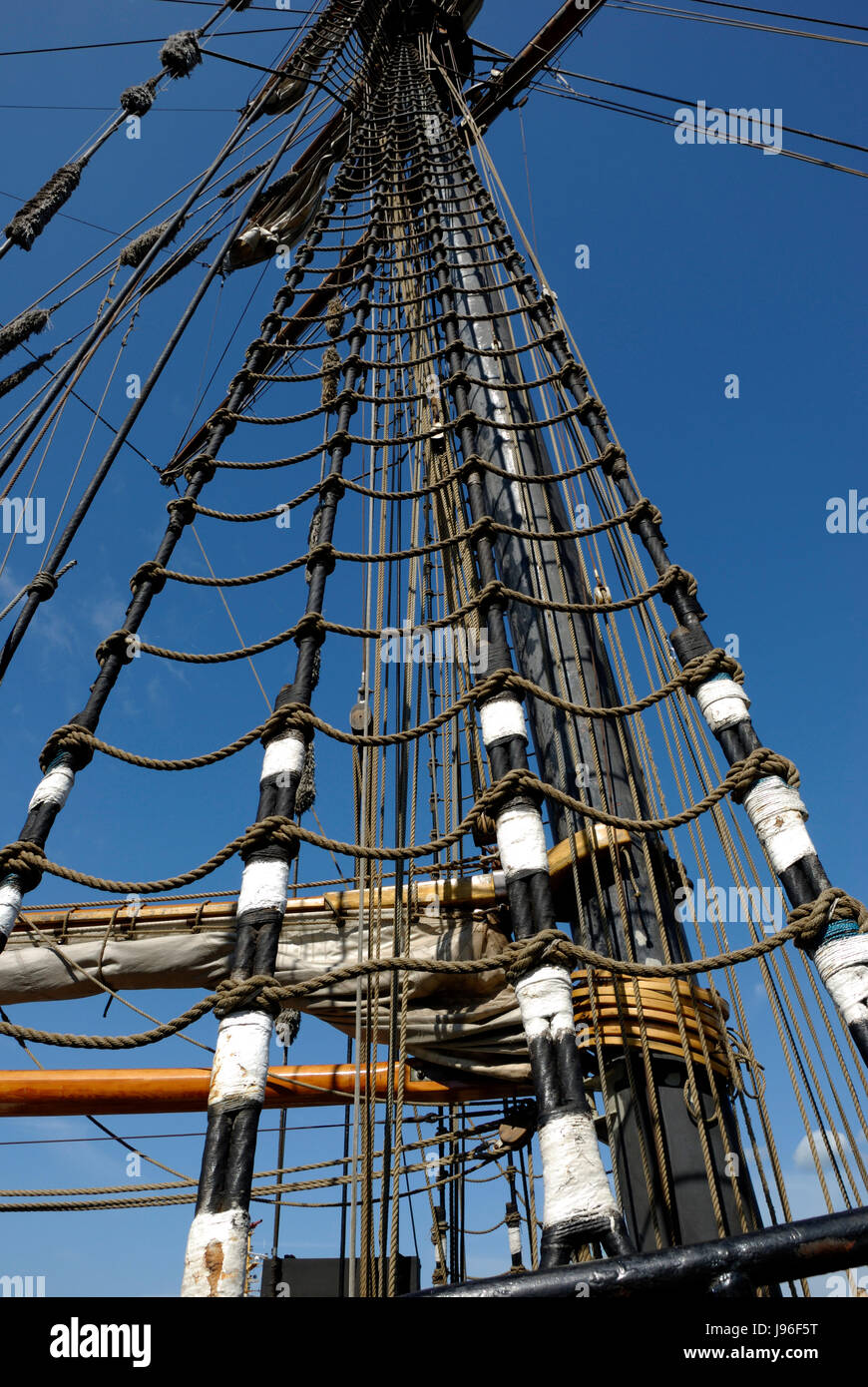 Takelage auf einem traditionellen Segelschiff in kiel Stockfoto