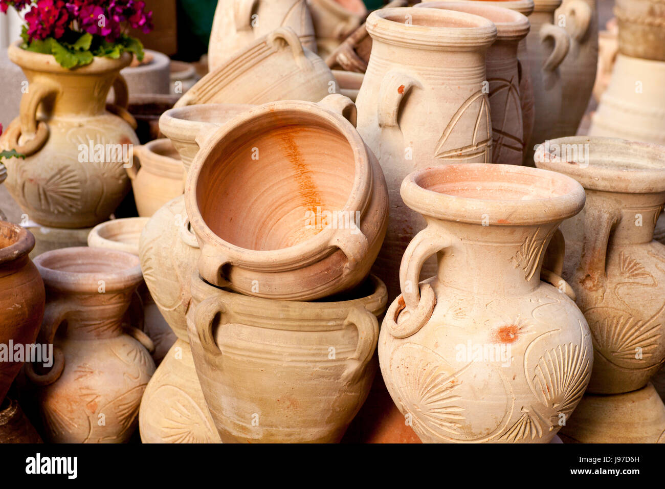 Vasen, Keramik, Krug, Ton, Keramik, Amphoren, Kunst, Industrie, Blume  Stockfotografie - Alamy