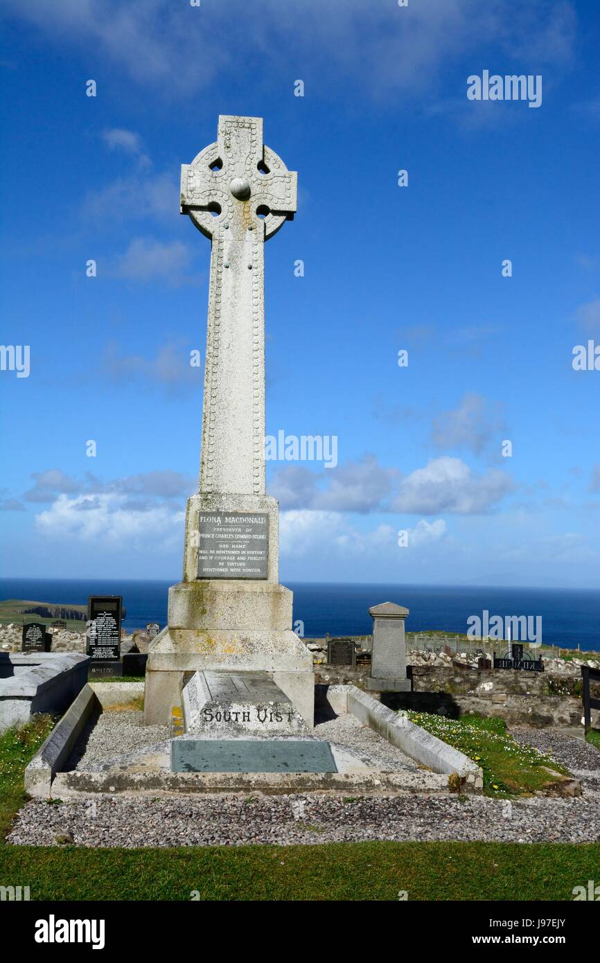 Grabstein von Flora Macdonald große stehende Kreuz Denkmal Kilmuir Friedhof Isle Of Skye Schottland Stockfoto