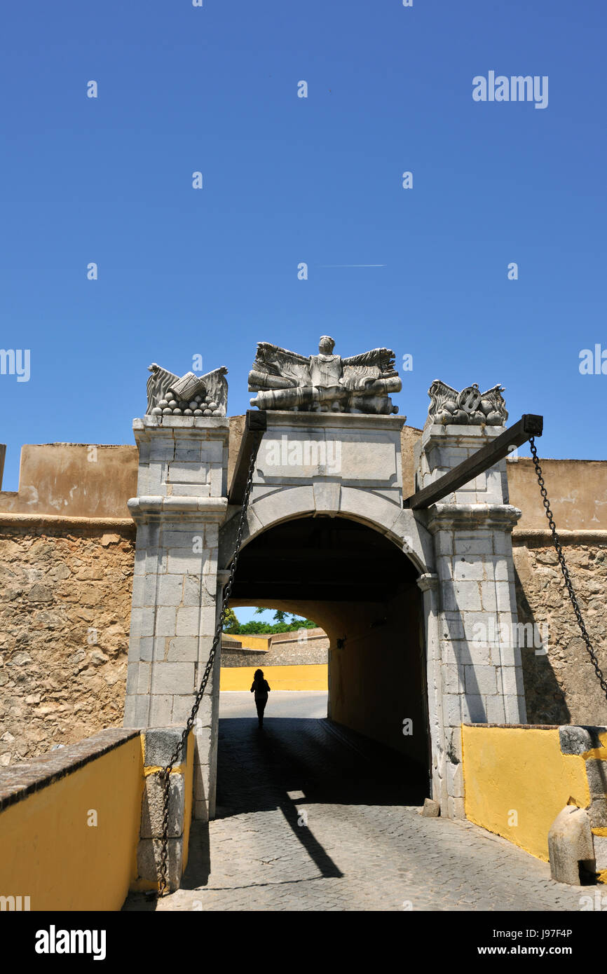 Olivença Tor, einem der Eingänge des 17. Jahrhunderts zu Elvas gehen. Ein UNESCO-Weltkulturerbe in Alentejo, Portugal Stockfoto