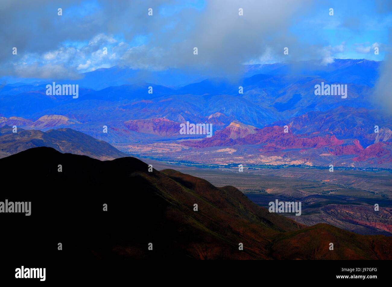 Die schönen und unendlich viele Farben der "Quebrada de Humahuaca" in Jujuy, Argentinien Stockfoto