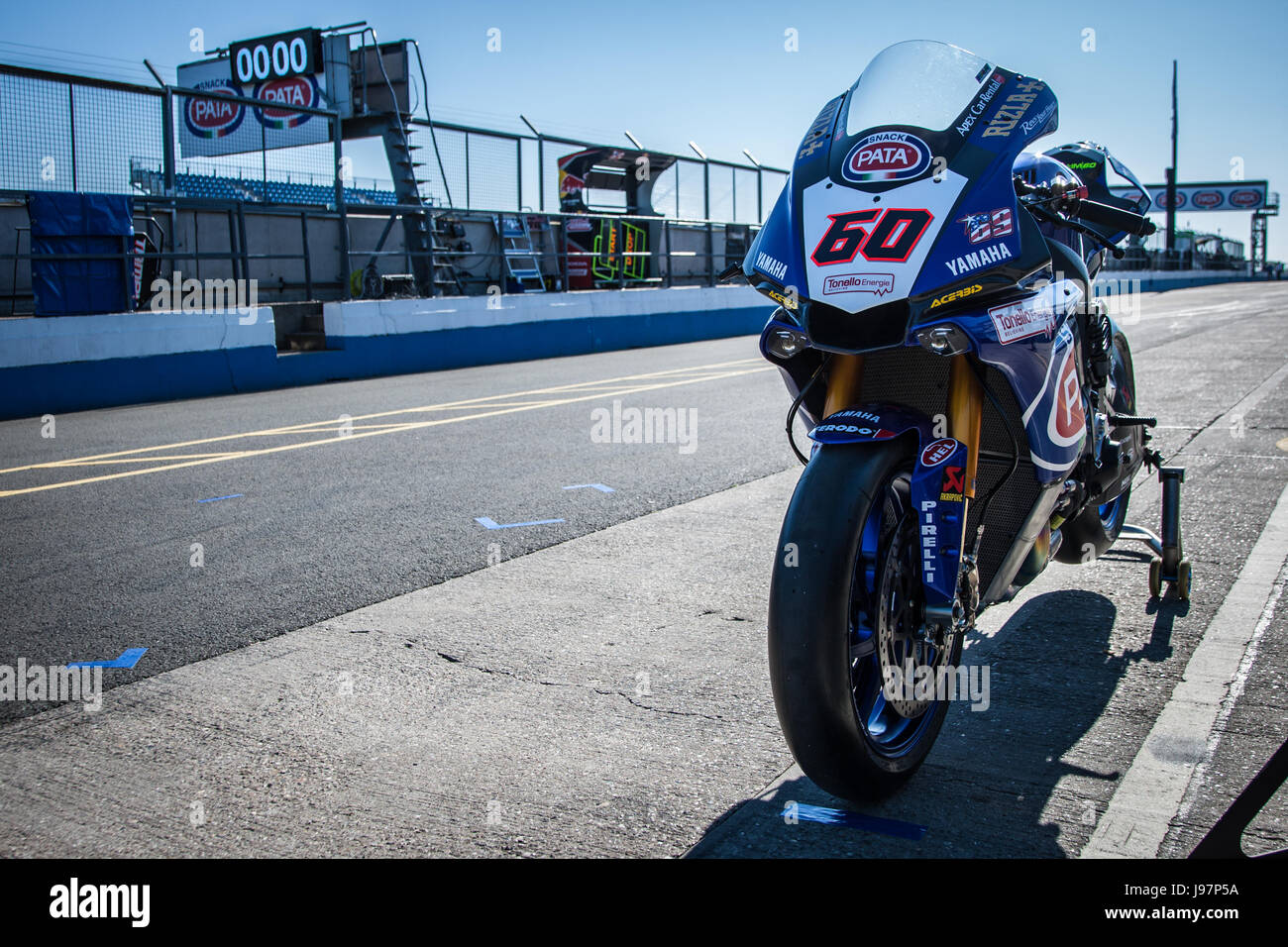 Michael Van Der Mark Pata Yamaha World Superbike in der Boxengasse Donington Park Stockfoto