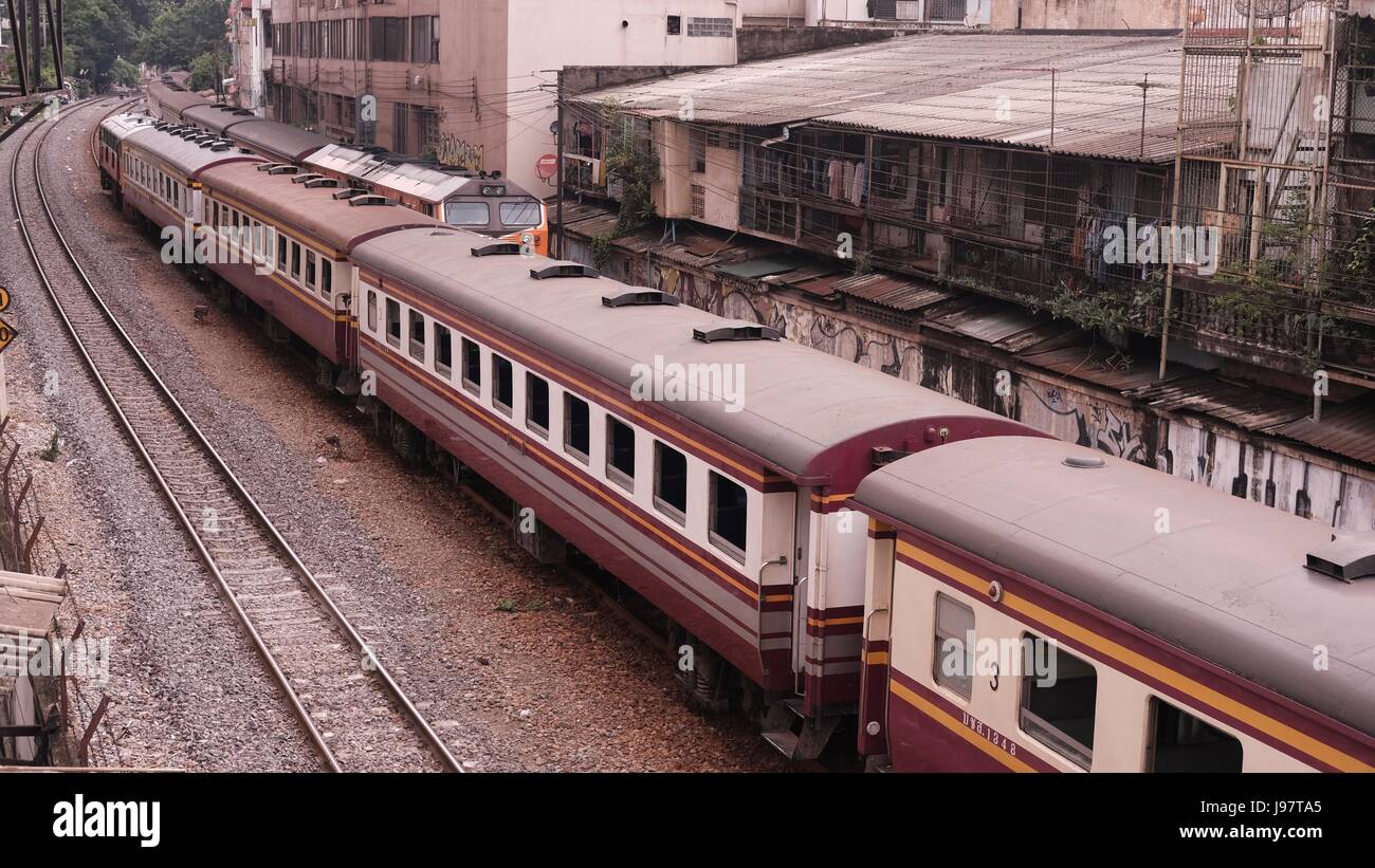 Schulen Sie näher kommen in Zug Bahnhof Hua Lamphong Bangkok Thailand Stockfoto