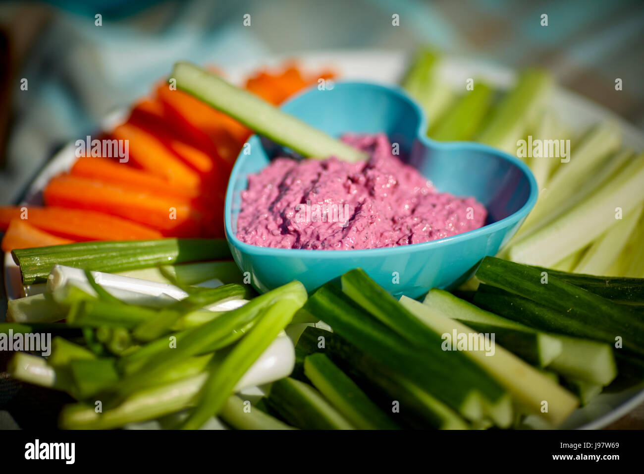 Traditionelles Picknick Essen, mit gesunden Optionen. Stockfoto