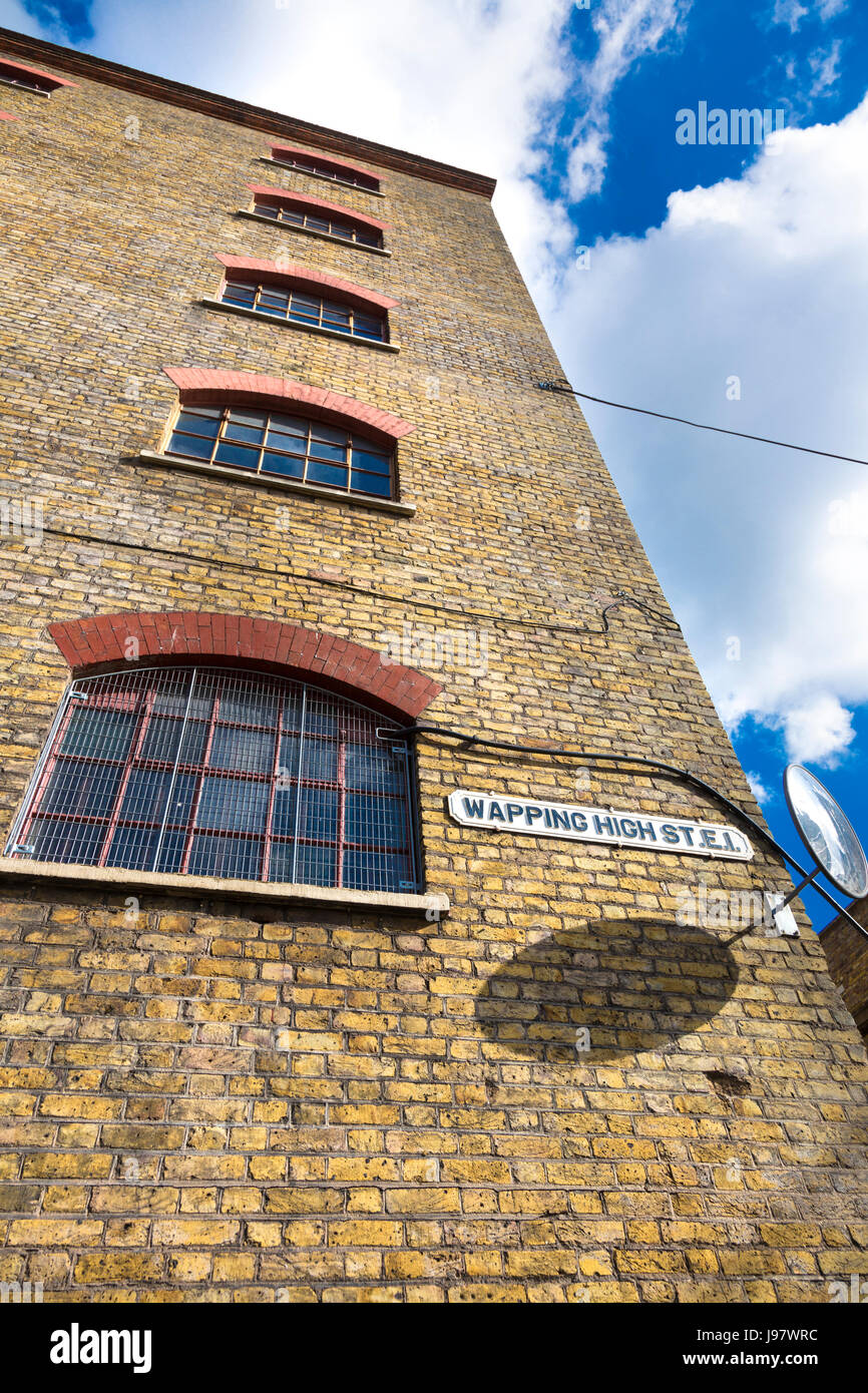 Konvertiert am Flussufer Lagergebäudes in Wapping High Street (Phoenix Wharf), London, UK Stockfoto