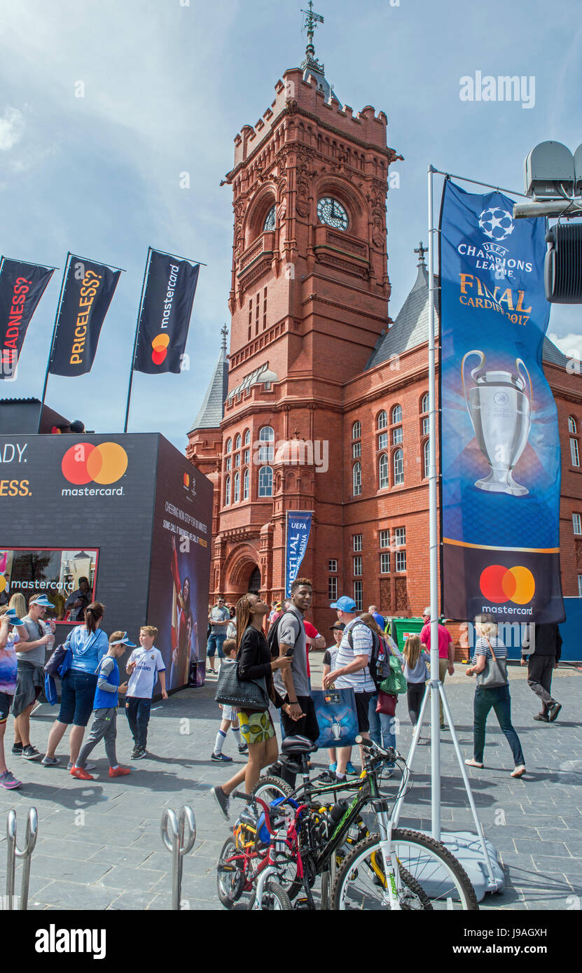 Cardiff, Wales, UK. 1. Juni 2017. Der Start des Builds bis ins Finale der UEFA Champions League 2017 statt in Cardiff im Juni 2017 Credit: Nick Jenkins/Alamy Live News Stockfoto