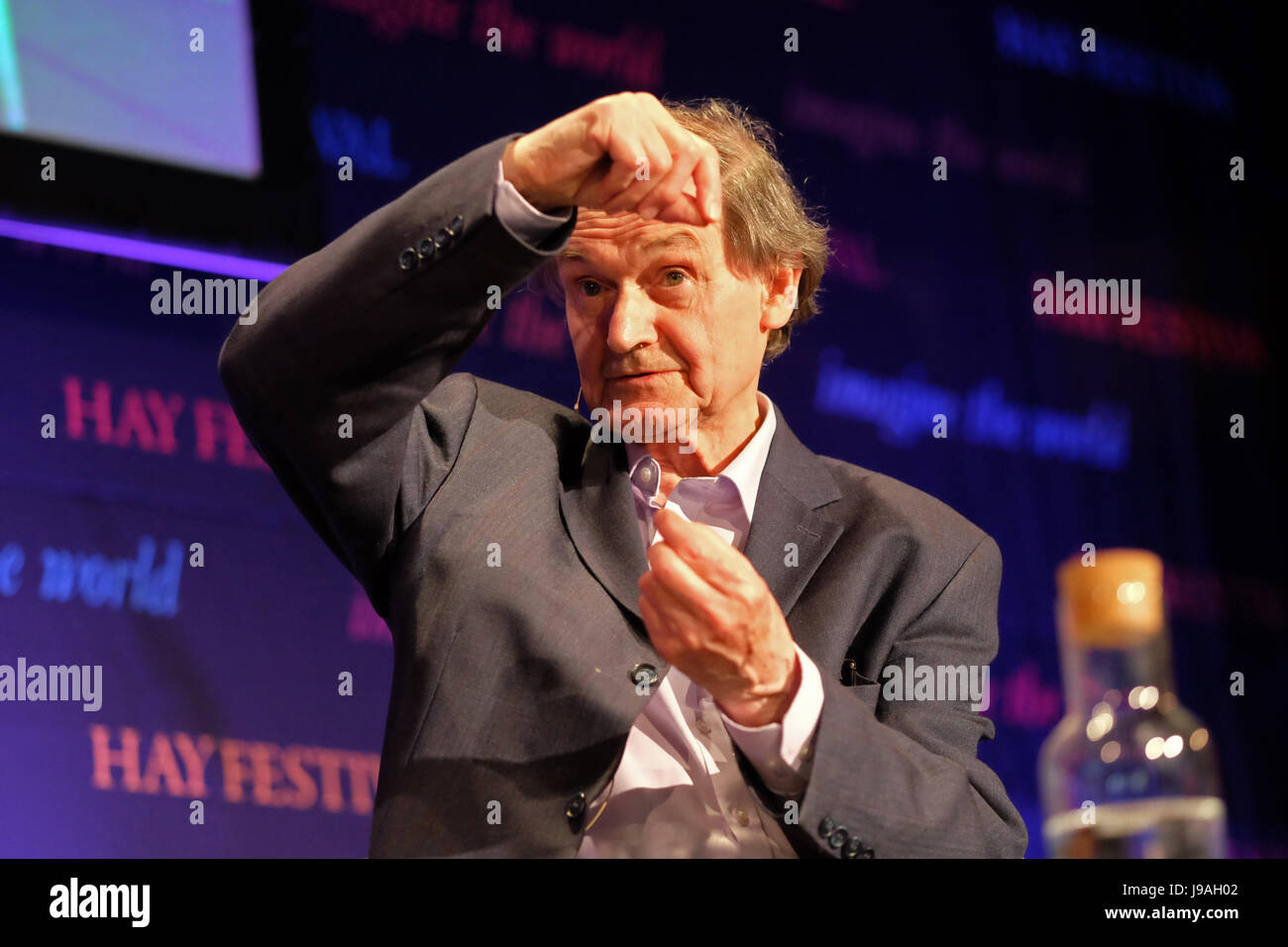 Hay Festival 2017 - Heu auf Wye, Wales, Großbritannien - Juni 2017 - Roger Penrose eine der bedeutendsten theoretischen Physiker der Welt auf der Bühne des Hay Festival sprechen über sein neues Buch Mode, den Glauben und die Fantasie in die neue Physik des Universums - steven Mai/alamy leben Nachrichten Stockfoto