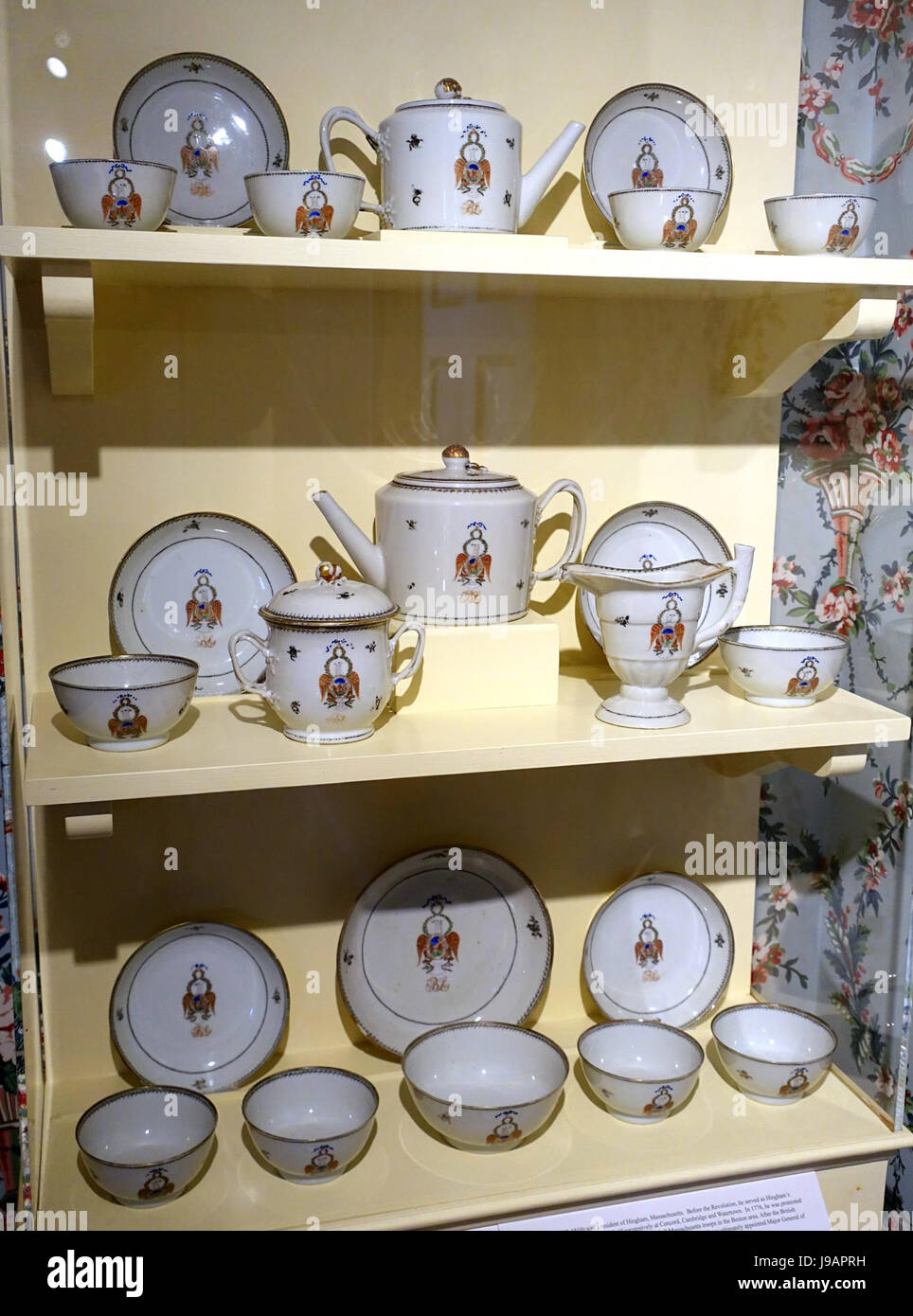 Partielle Teeservice für Benjamin Lincoln (1733 1810), Gesellschaft von Cincinnati, China, c. 1790, Porzellan mit Glasur und Vergoldung Concord Museum Concord, MA DSC05781 Stockfoto