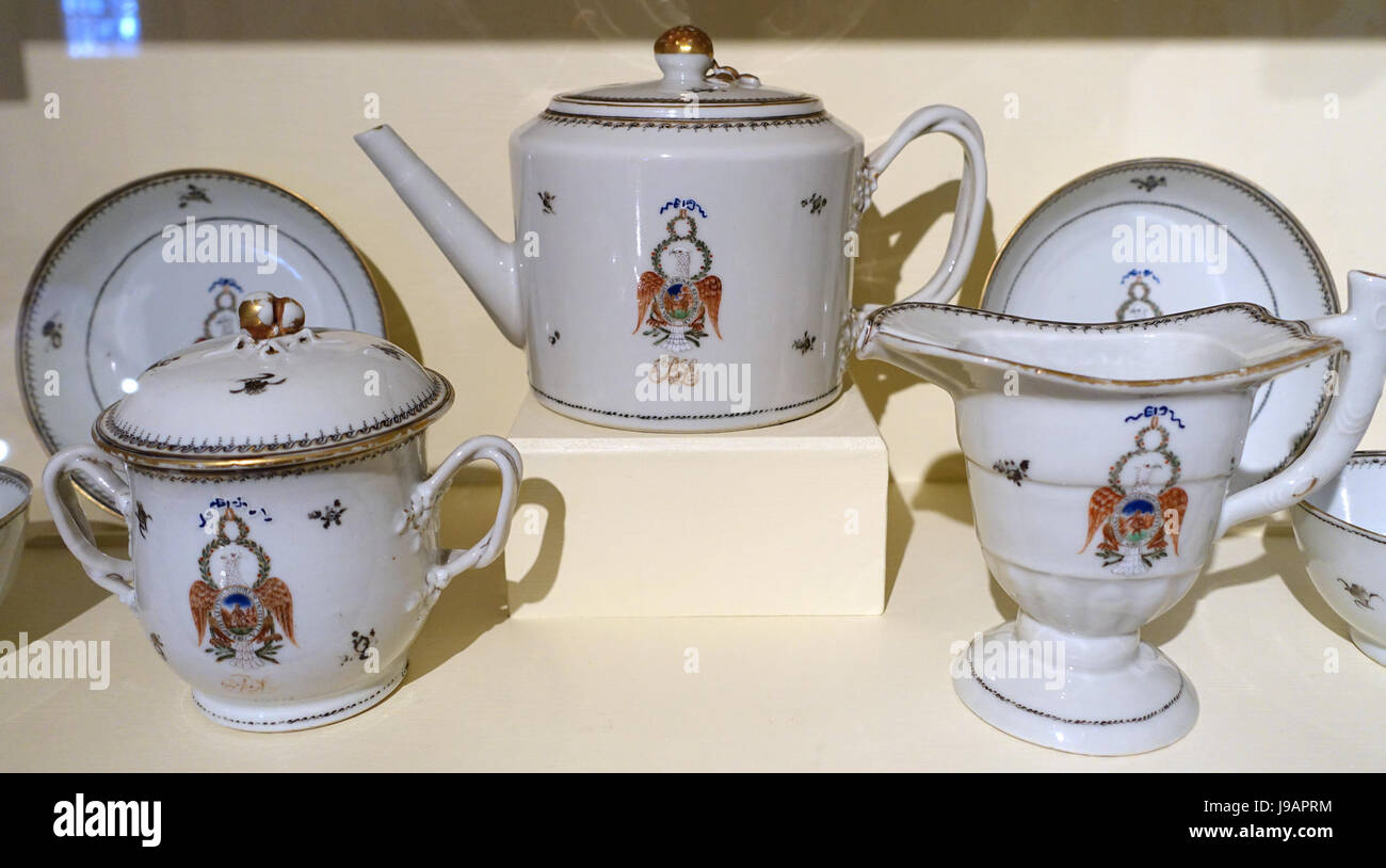 Partielle Teeservice für Benjamin Lincoln (1733 1810), Gesellschaft von Cincinnati, China, c. 1790, Porzellan mit Glasur und Vergoldung Concord Museum Concord, MA DSC05784 Stockfoto