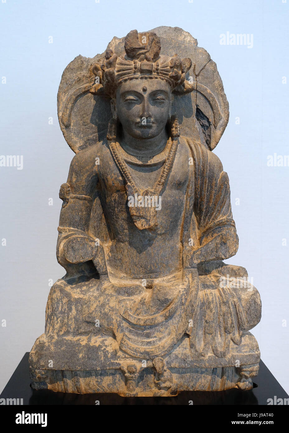 Sitzende Boddhisattva, Gandhara, c. 3. 4. Jahrhundert n. Chr., graue Schiefer Matsuoka Museum of Art Tokyo, Japan-DSC07126 Stockfoto