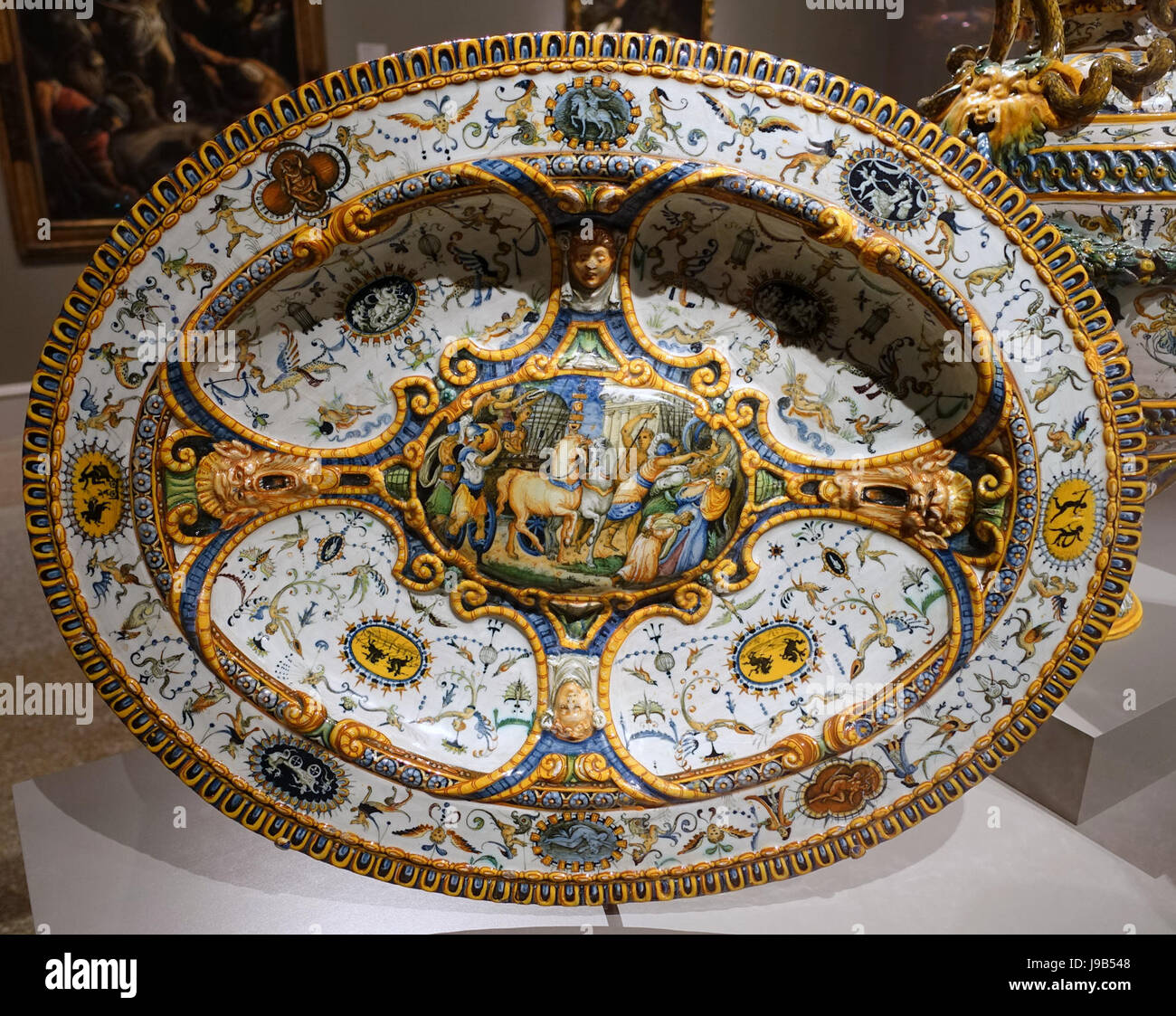 Platte mit Szene von Julius Caesar triumphalen, Fontana Familienwerkstatt, Italien, Urbino, c. 1560 1570, Majolika Wadsworth Atheneum in Hartford, CT DSC05030 Stockfoto