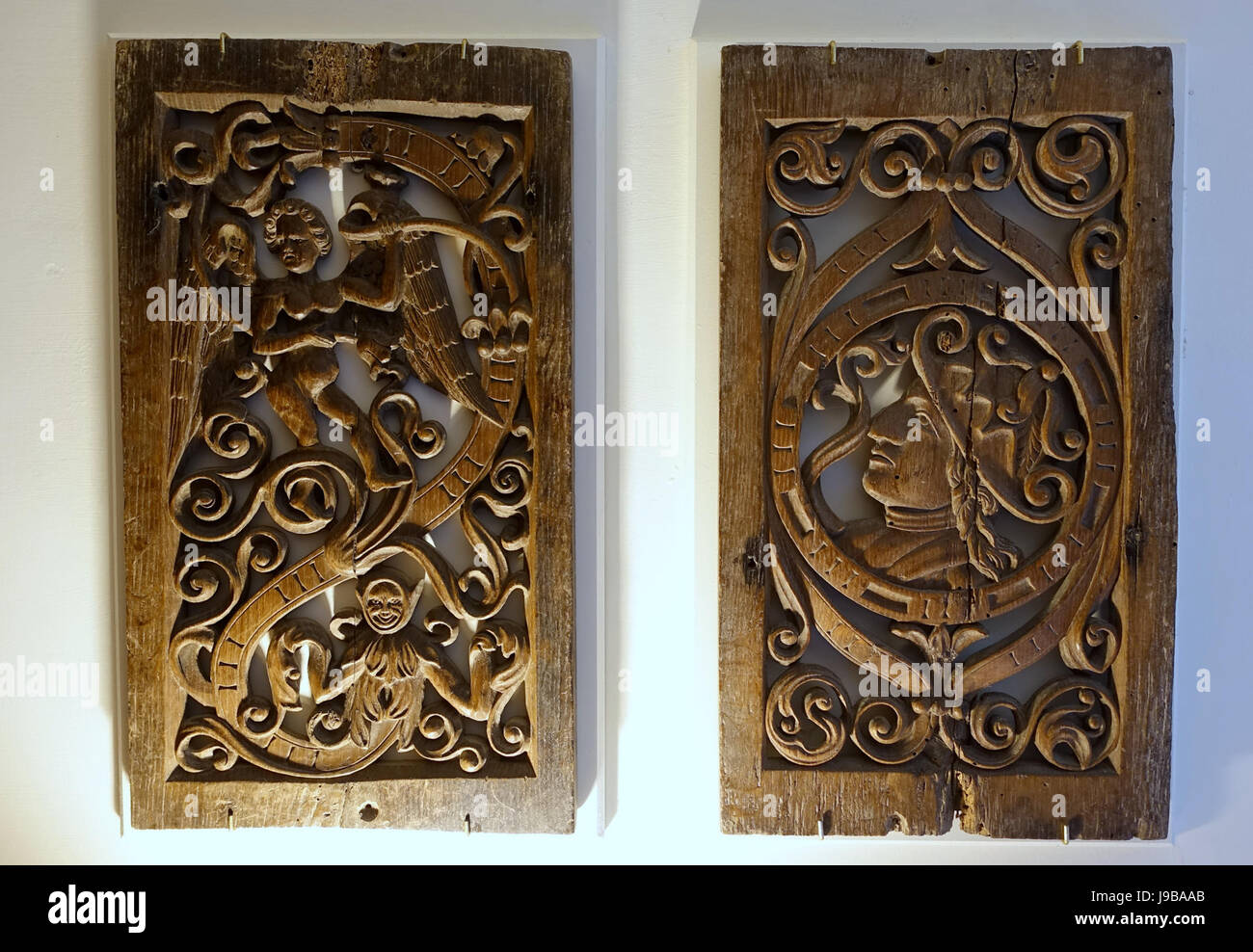 Tafeln, geschnitzte Holz Kelmscott Manor Oxfordshire, England DSC00132 Stockfoto