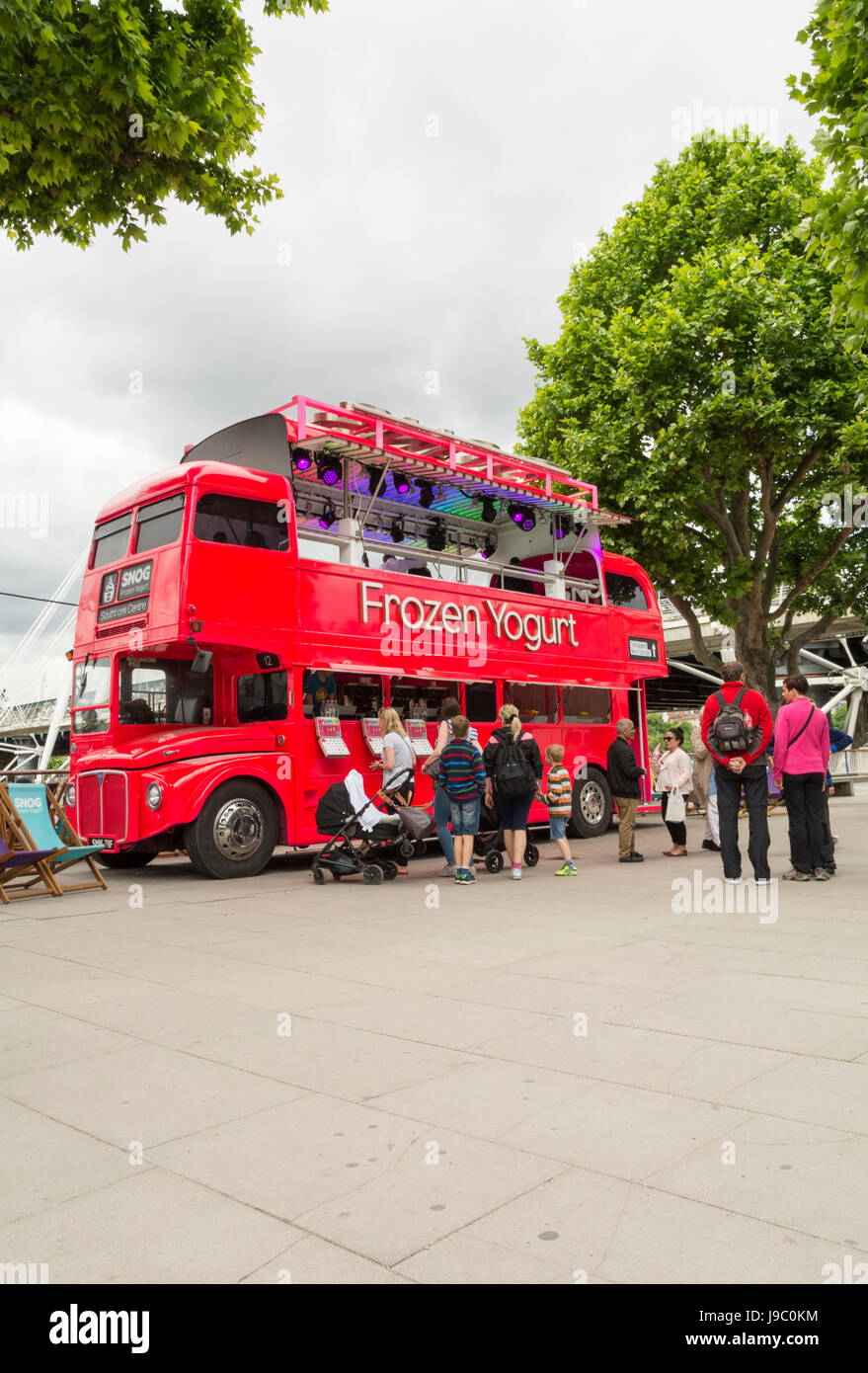 Knutschen - frozen Yoghurt Cafe am Londoner Southbank in der Nähe von Waterloo Station. Stockfoto