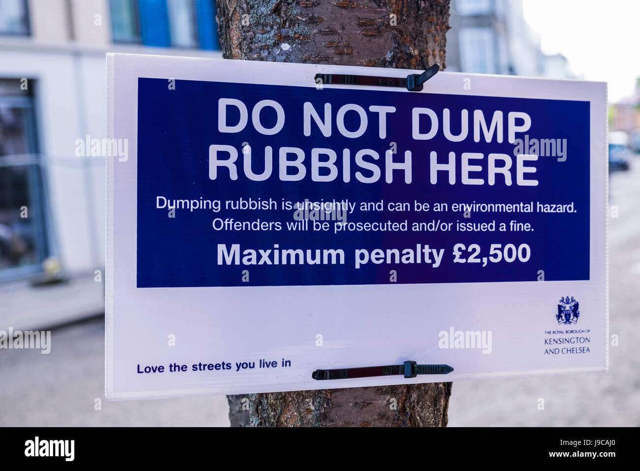 Melde nicht Dump Müll hier Straße Portobello Road, Royal Borough of Kensington & Chelsea, London, England, U.K Stockfoto