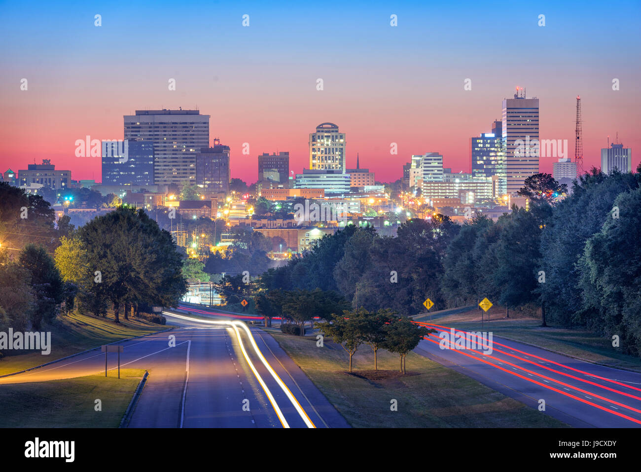Columbia, South Carolina, USA Skyline und Autobahn. Stockfoto