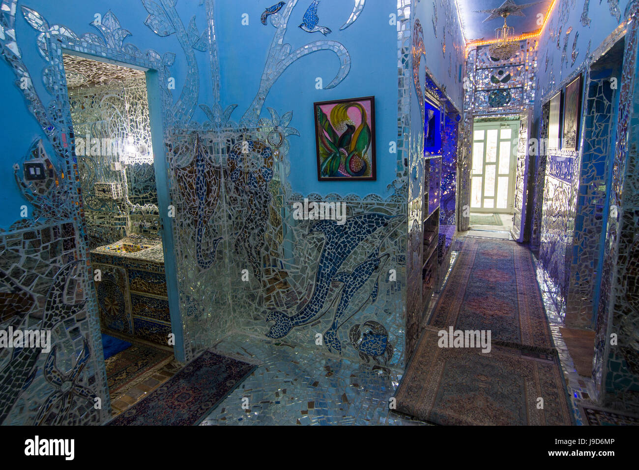 Spiegel bedeckte Wände im Museum Spiegelkabinett, Kuwait-Stadt, Kuwait, Naher Osten Stockfoto
