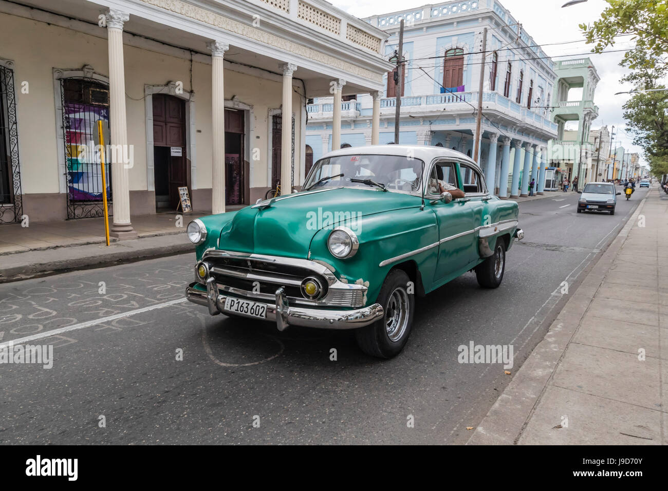 Klassiker der 1950er Jahre Chevrolet Bel Air Taxi, lokal bekannt als Almendrones in der Stadt Cienfuegos, Kuba, Karibik, Caribbean Stockfoto