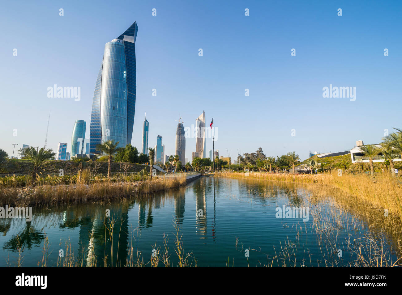 Al Hamra Tower und Al Shaheed Park, Kuwait-Stadt, Kuwait, Naher Osten Stockfoto