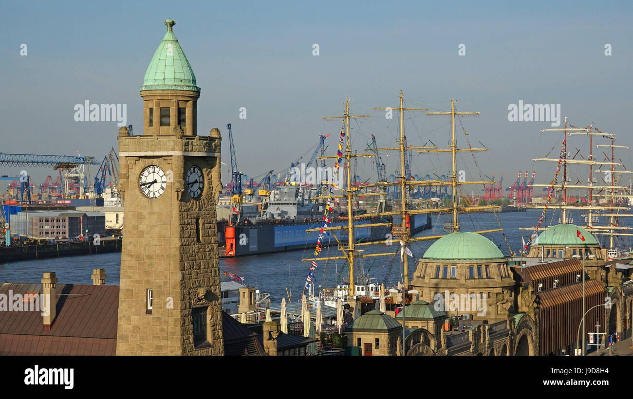 Landungsbrücken, Fluss Elbe, Hamburg, Deutschland, Europa Stockfoto