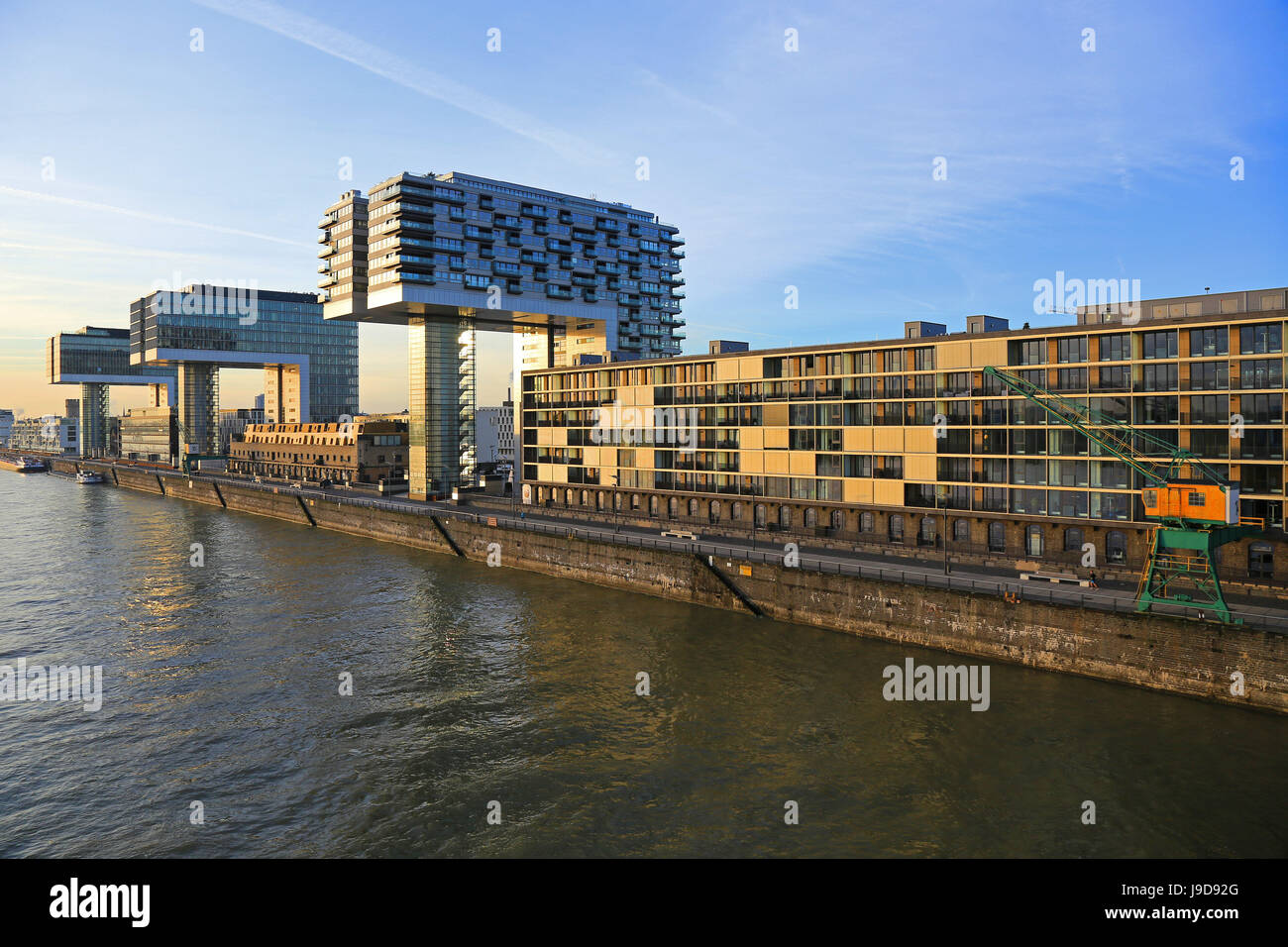 Kran-Häuser am Hafen Rheinau, Köln, Nordrhein-Westfalen, Deutschland, Europa Stockfoto