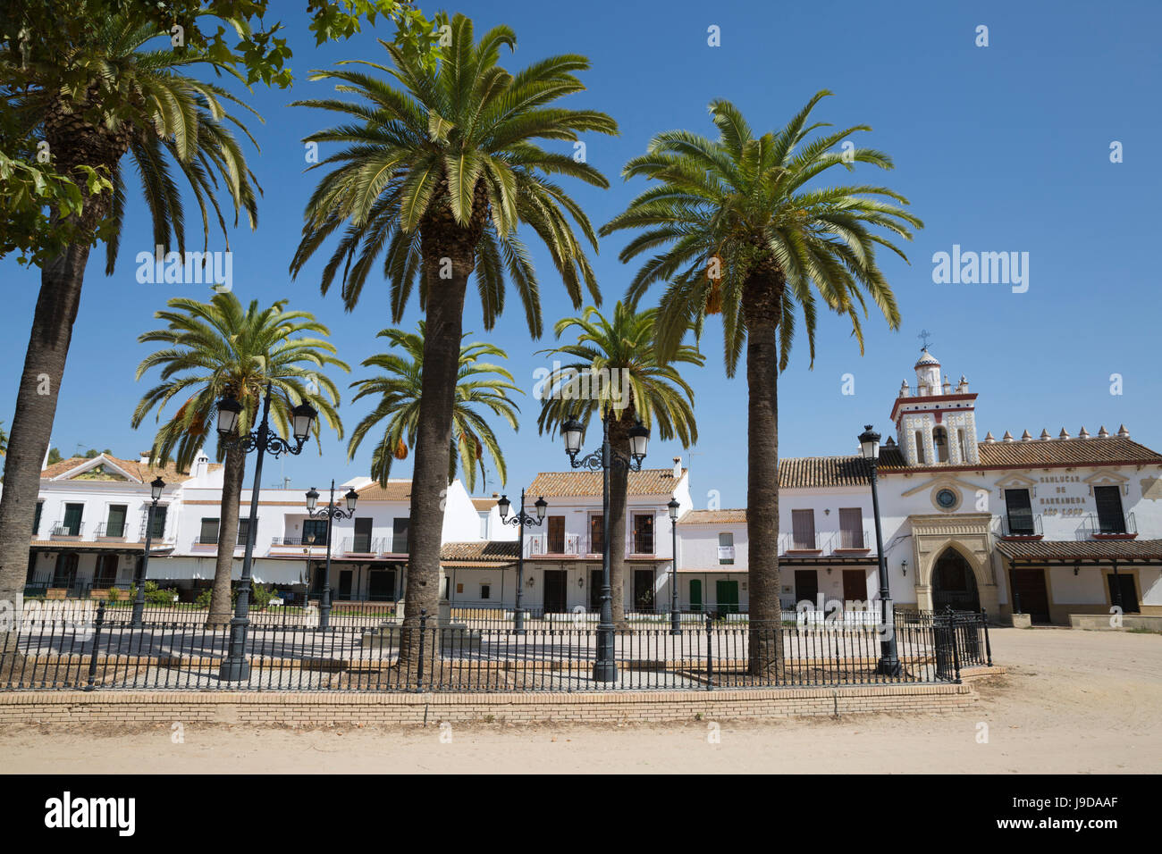 Sand Straßen und Brüderlichkeit Häuser, El Rocio, Provinz Huelva, Andalusien, Spanien, Europa Stockfoto